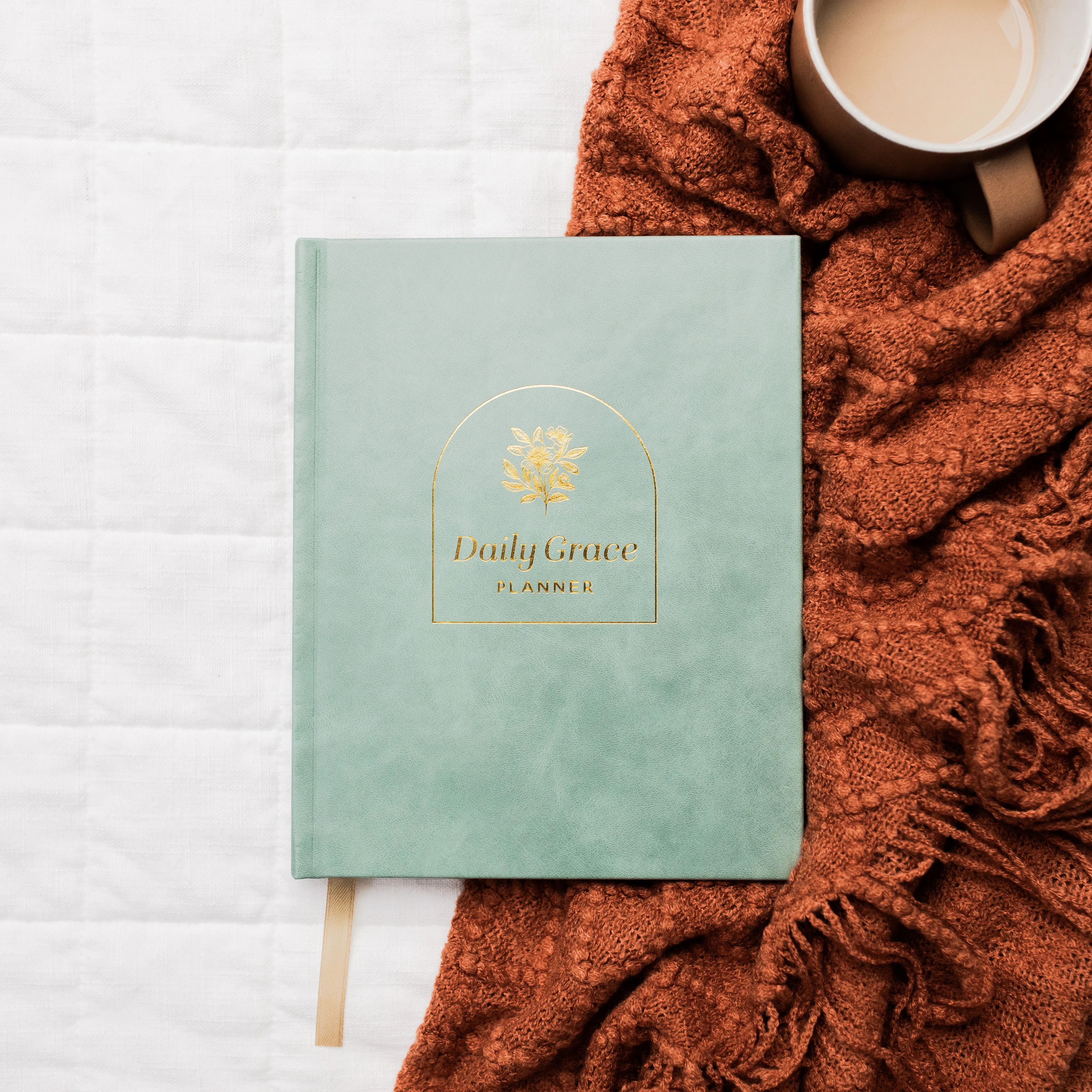 Quarterly Planner | Mint Bound | The Daily Grace Co.
