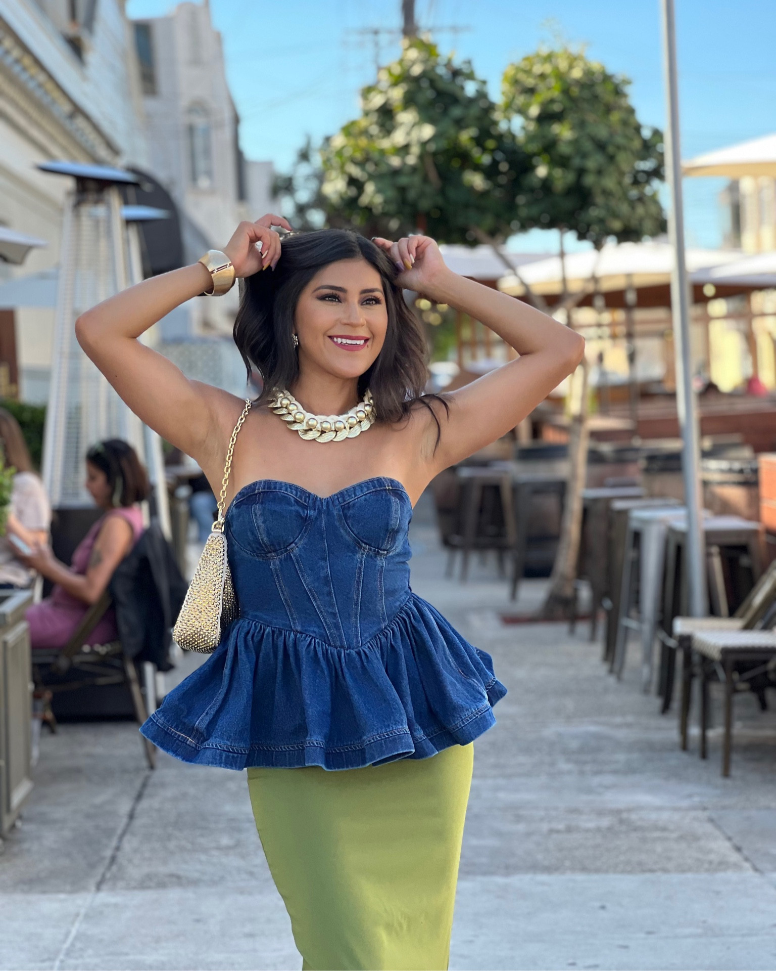 Not your typical jean 👖 ensemble. I’m loving all the variations of denim garments I’m seeing this season. Question: Did you save all of your chunky necklaces from 10 years ago?! If so, good for you because they’re baaaaack 👏🏽. 

#LTKSeasonal