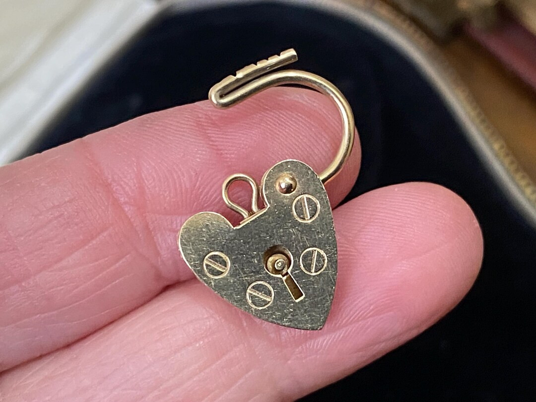 Fantastic vintage English hallmarked 375 9ct gold opening heart shaped padlock charm /pendant ide... | Etsy (US)