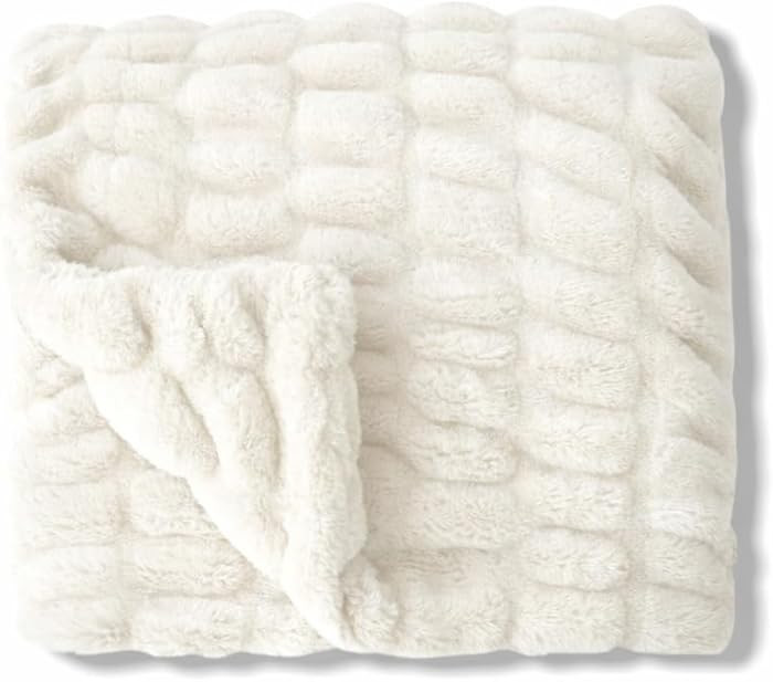 Raelee Ivory Faux Fur Blanket | Cloud-Soft Comfy Chic Throw Blanket | Warming Premium Luxury Deco... | Amazon (US)