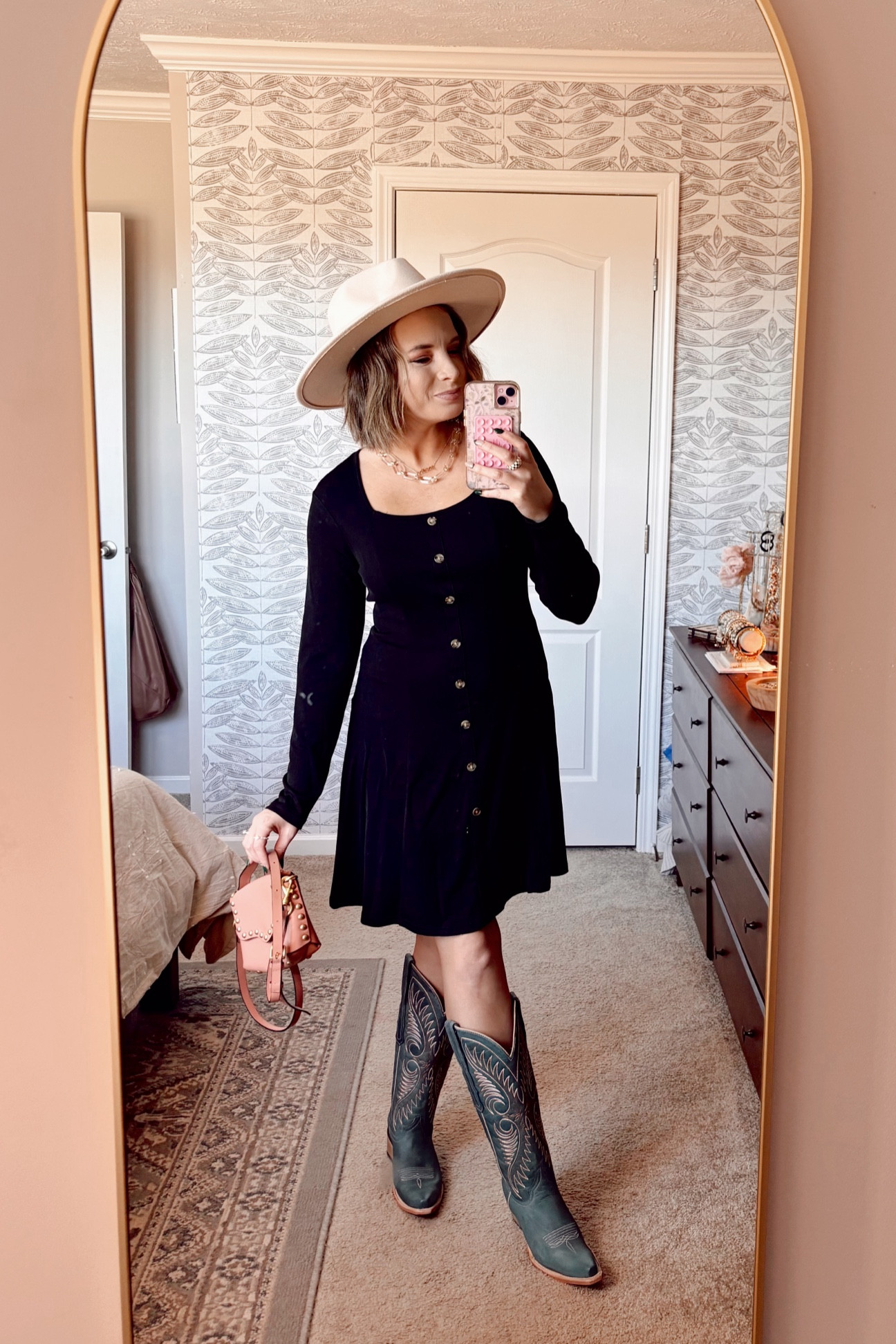 Amazon Dress & Boots

#LTKShoeCrush #LTKFindsUnder50 #LTKStyleTip