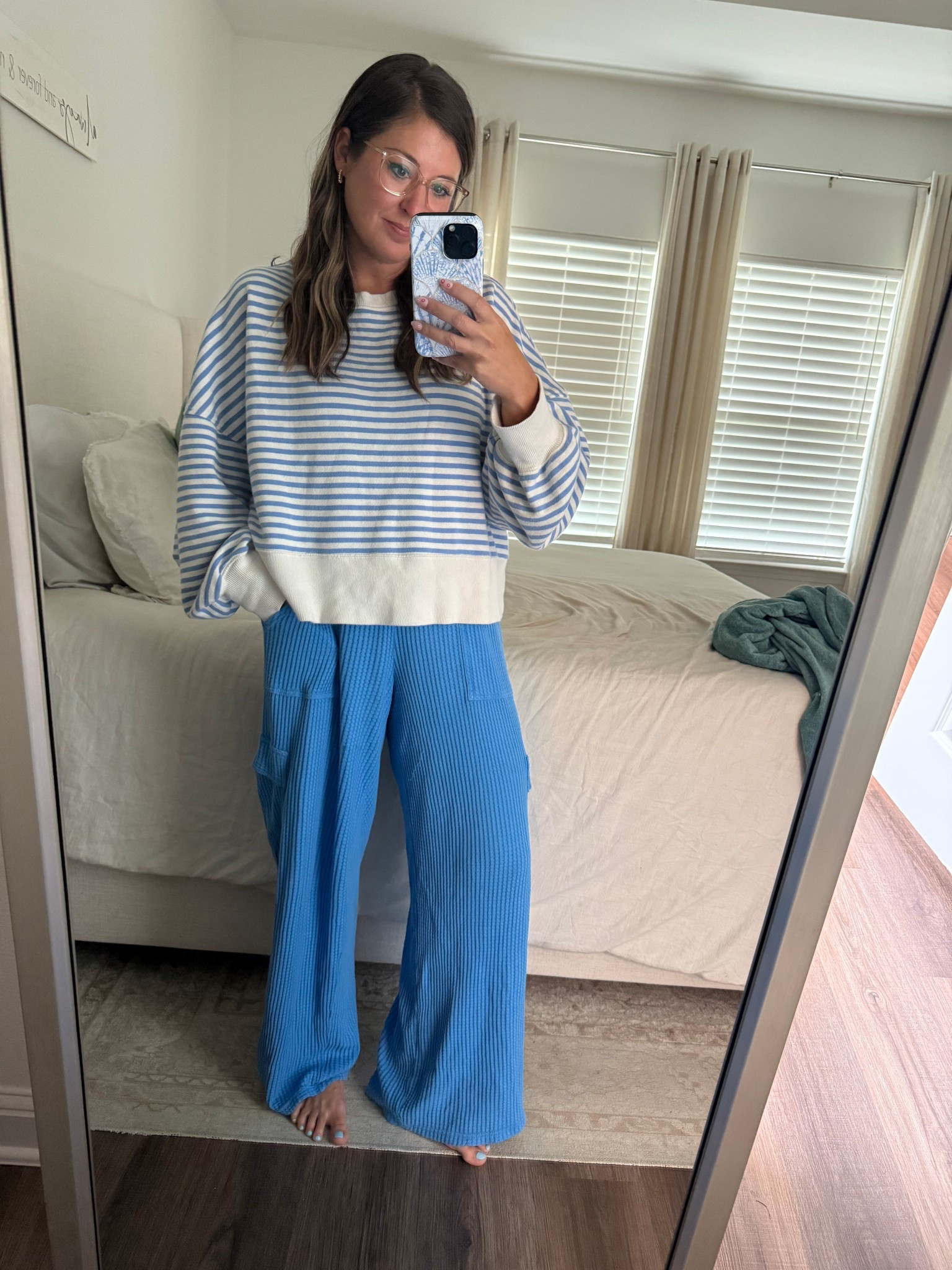 Aerie comfies, wearing medium 

#LTKootd