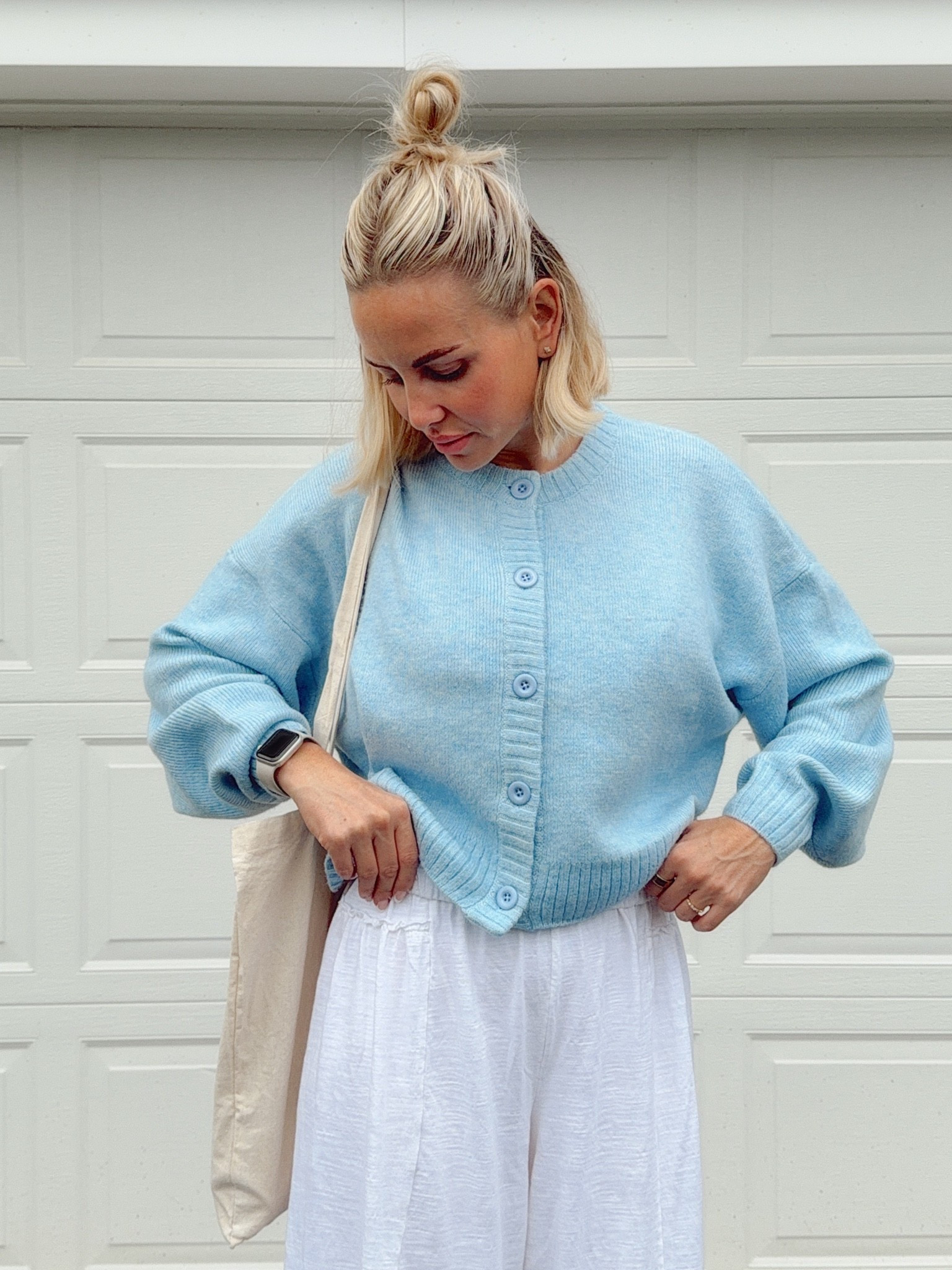 Cardigan is on sale! It’s the softest most gorgeous sweater ever 😍 wearing size S.

#LTKootd #LTKSaleAlert #LTKmomlife