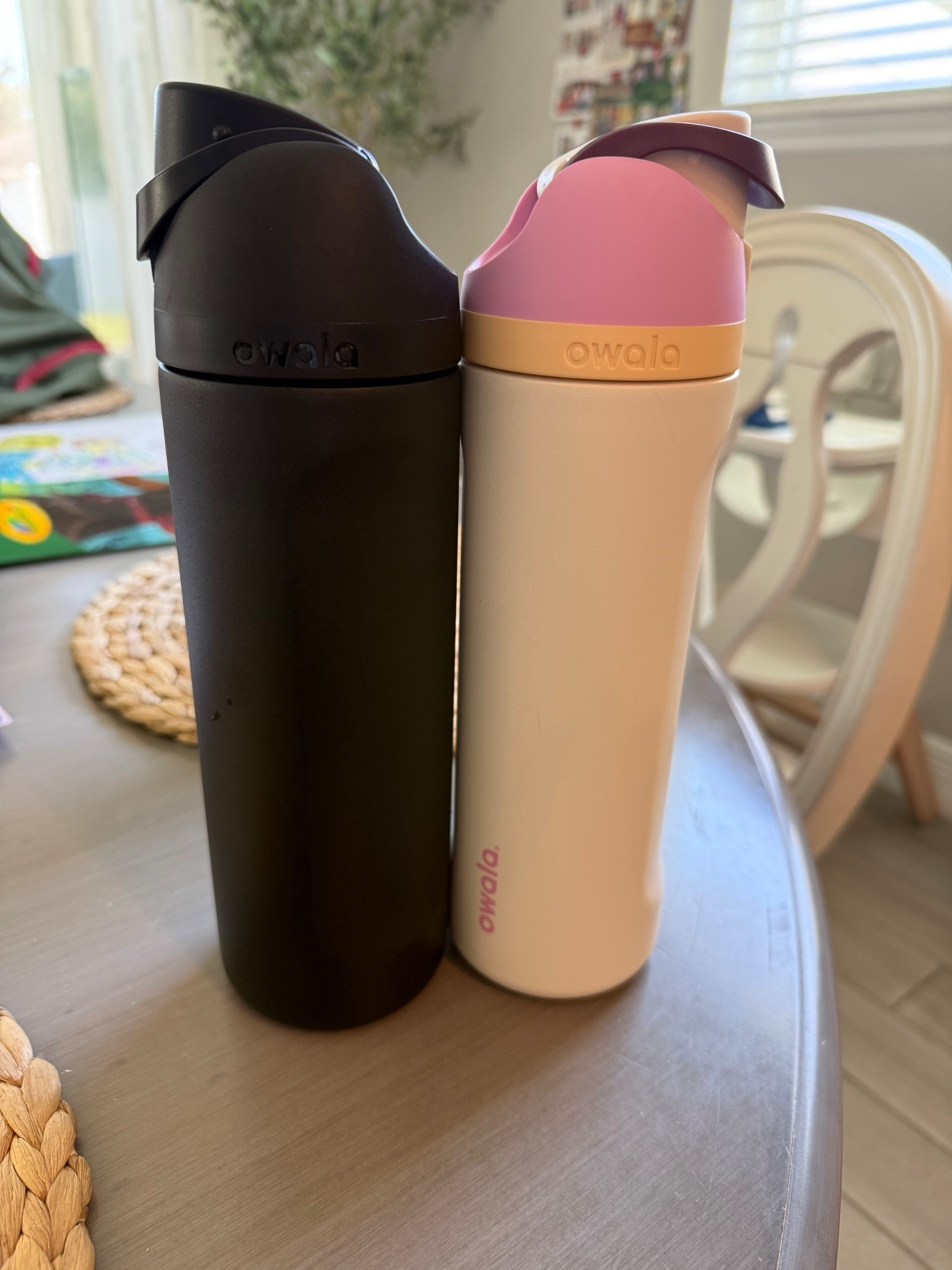 His and her water 💦 bottles

#LTKmorningroutine #LTKActive #LTKselfcare