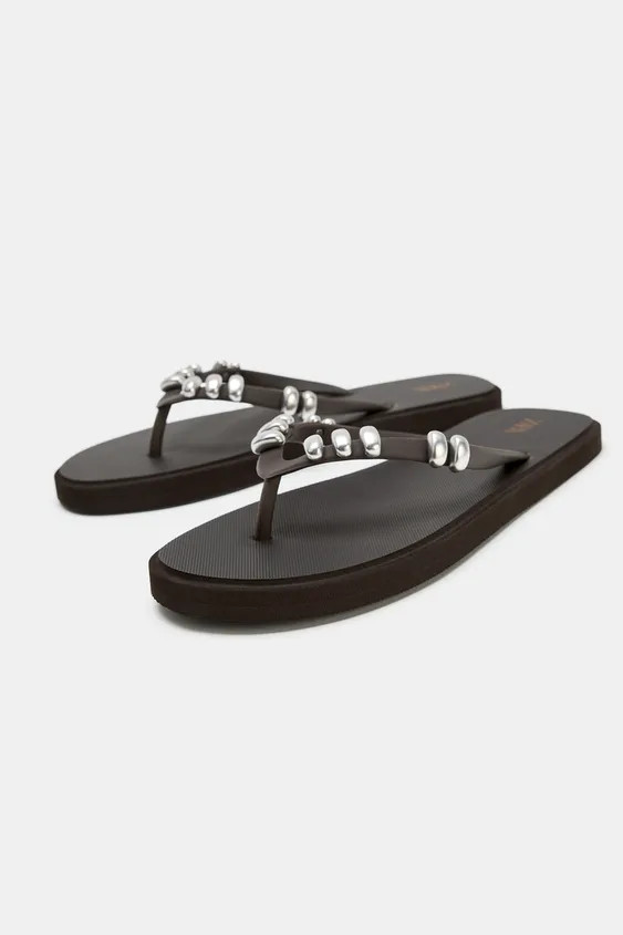 DescriptionContentsMeasurementsFlat sandals with metallic fish-shaped appliqu\u00e9 detail. Front... | Zara US