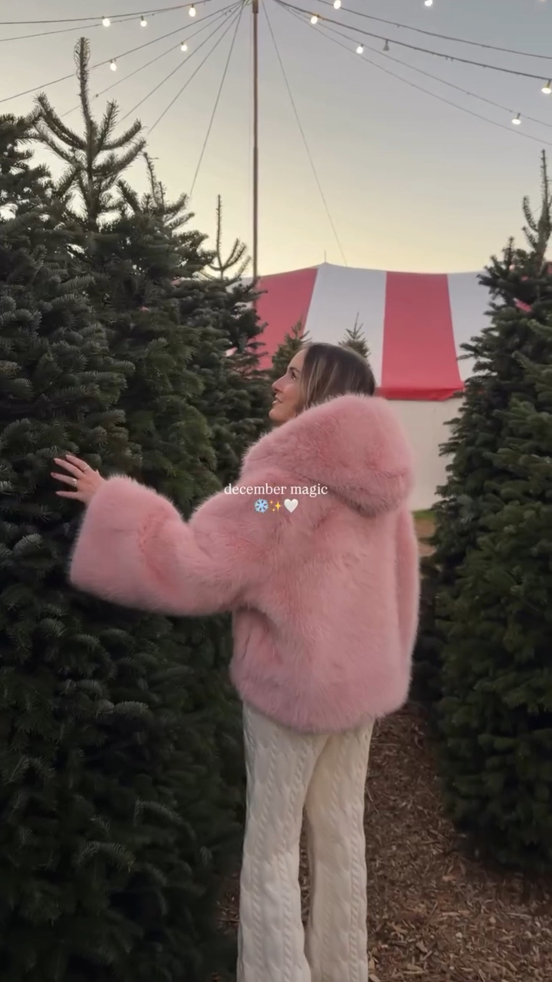 it’s tiiimmeeee!!! 🌲🎀🧸✨ happy december 1st, what’s on your holiday bucket list this year?! 

#december #vlogmas #holidayparty