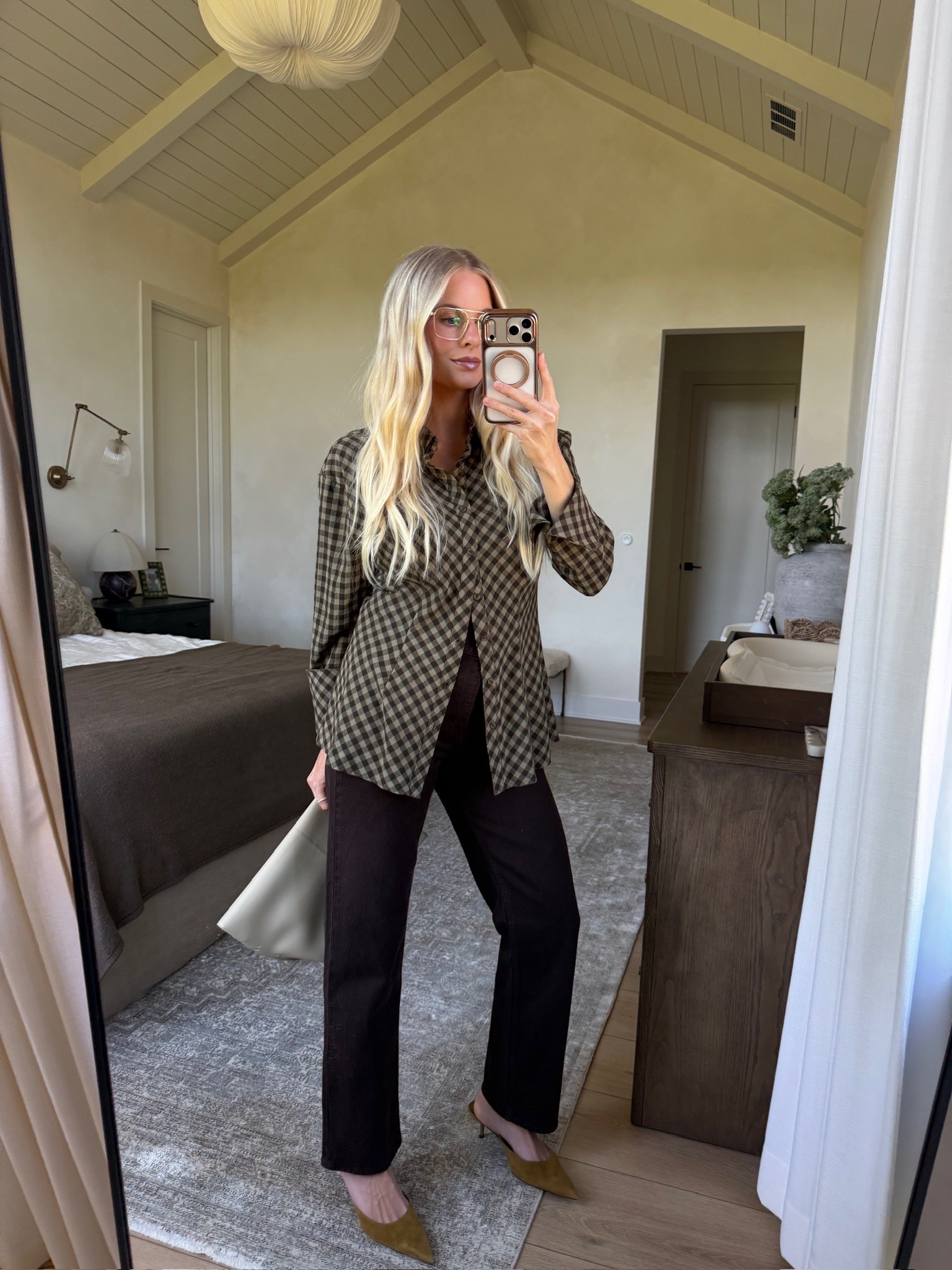 SIZE: med in top, 28 reg in jeans, linked similar shoes! #kathleenpost

Fall outfit inspo, fall fashion, fall transition look