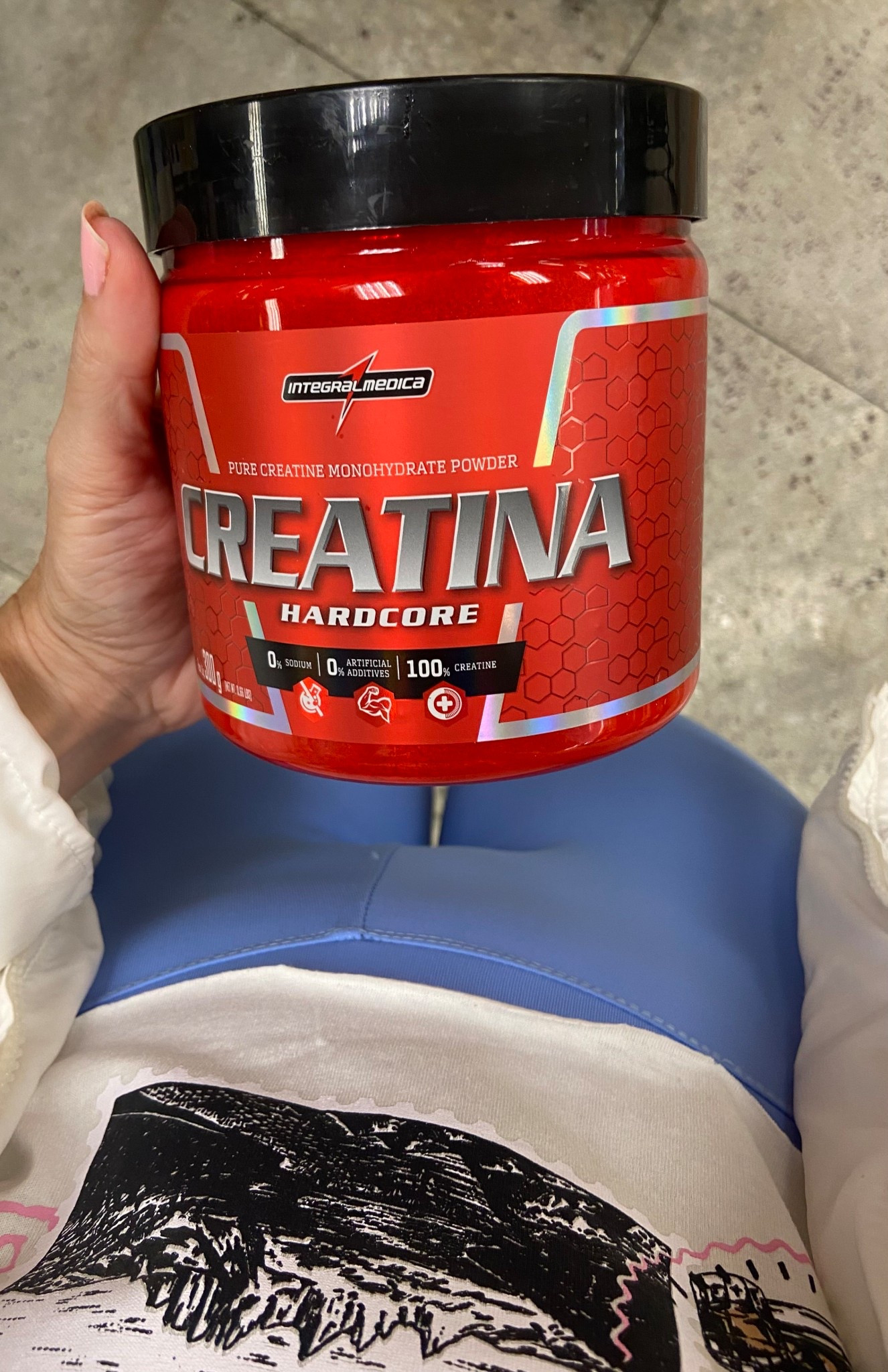 Se tem um suplemento que eu não abro mão é a creatina! Já tem um tempinho que ela entrou na minha rotina e, sinceramente, fez toda a diferença — tanto na performance quanto na recuperação dos treinos.

Recentemente eu troquei de marca e estou testando essa que aparece na foto. Sempre pesquiso muito antes de mudar, porque gosto de saber a procedência, a pureza e os relatos de quem já usou. E olha… tô gostando bastante! 

#dallascomALtk  #fitness #creatina 

#LTKbrasil