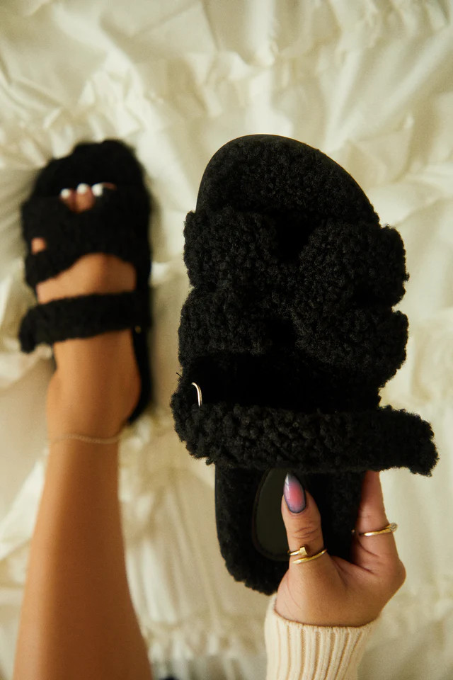 Miss Lola | Jaime Black Faux Sherpa Slip On Sandals | MISS LOLA