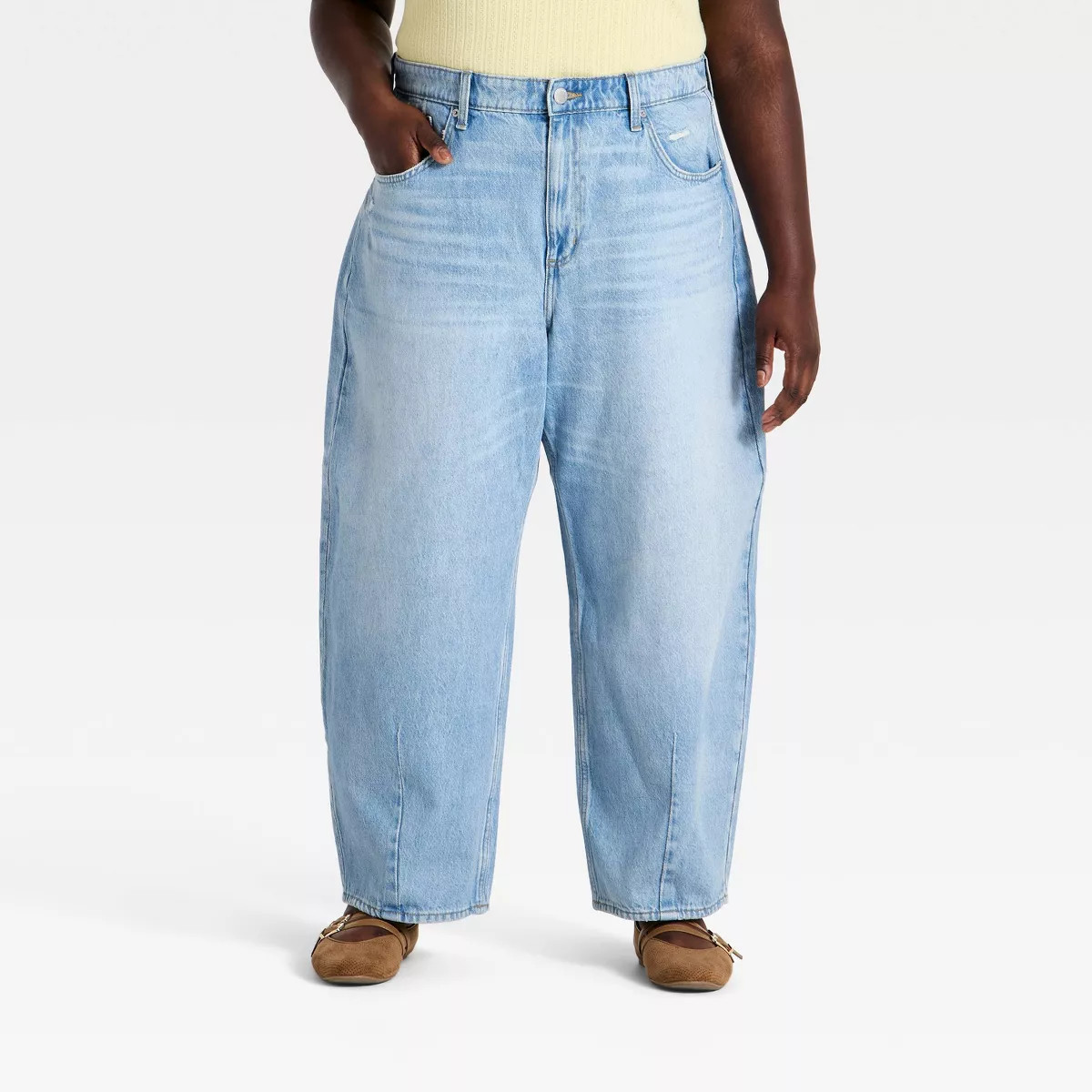 Women's High-Rise Easy Barrel Jeans - Universal Thread\u2122 Light Wash 26 | Target