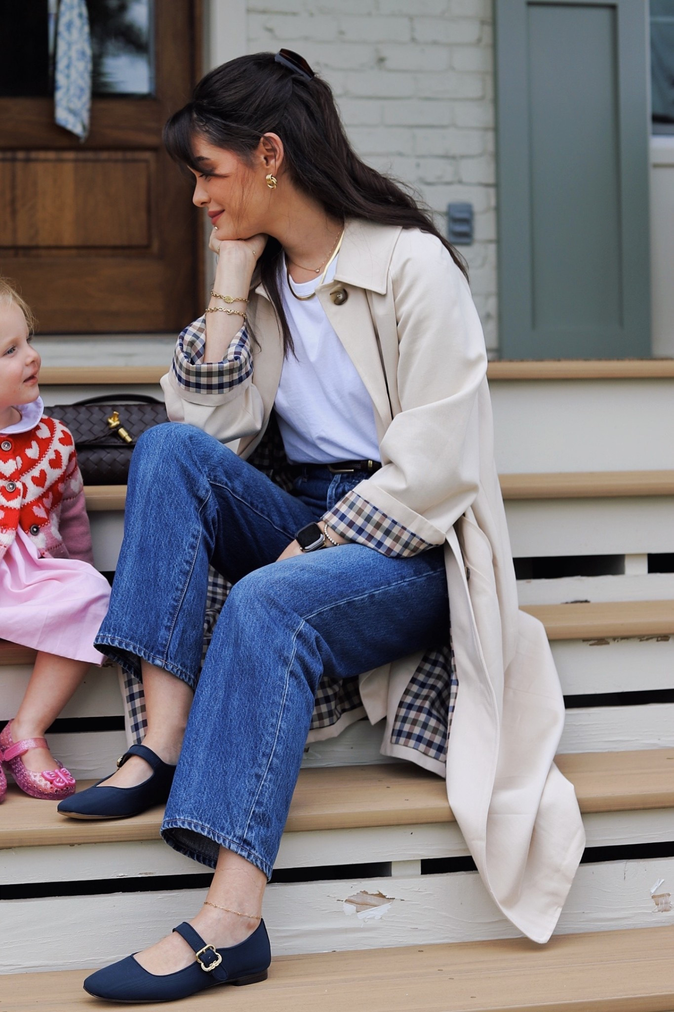 Hello September 🍂 transitional style, timeless layers. Size 2 in this Sezane gingham Clyde trench coat! 