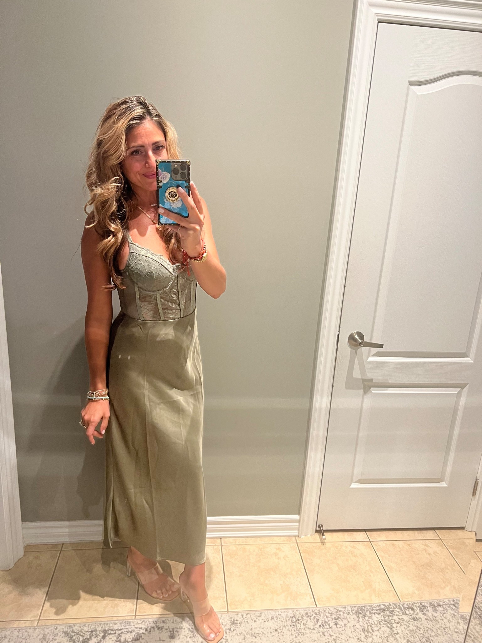 Olive green 🫒🍸

#LTKcanada #LTKdatenight #LTKsummer