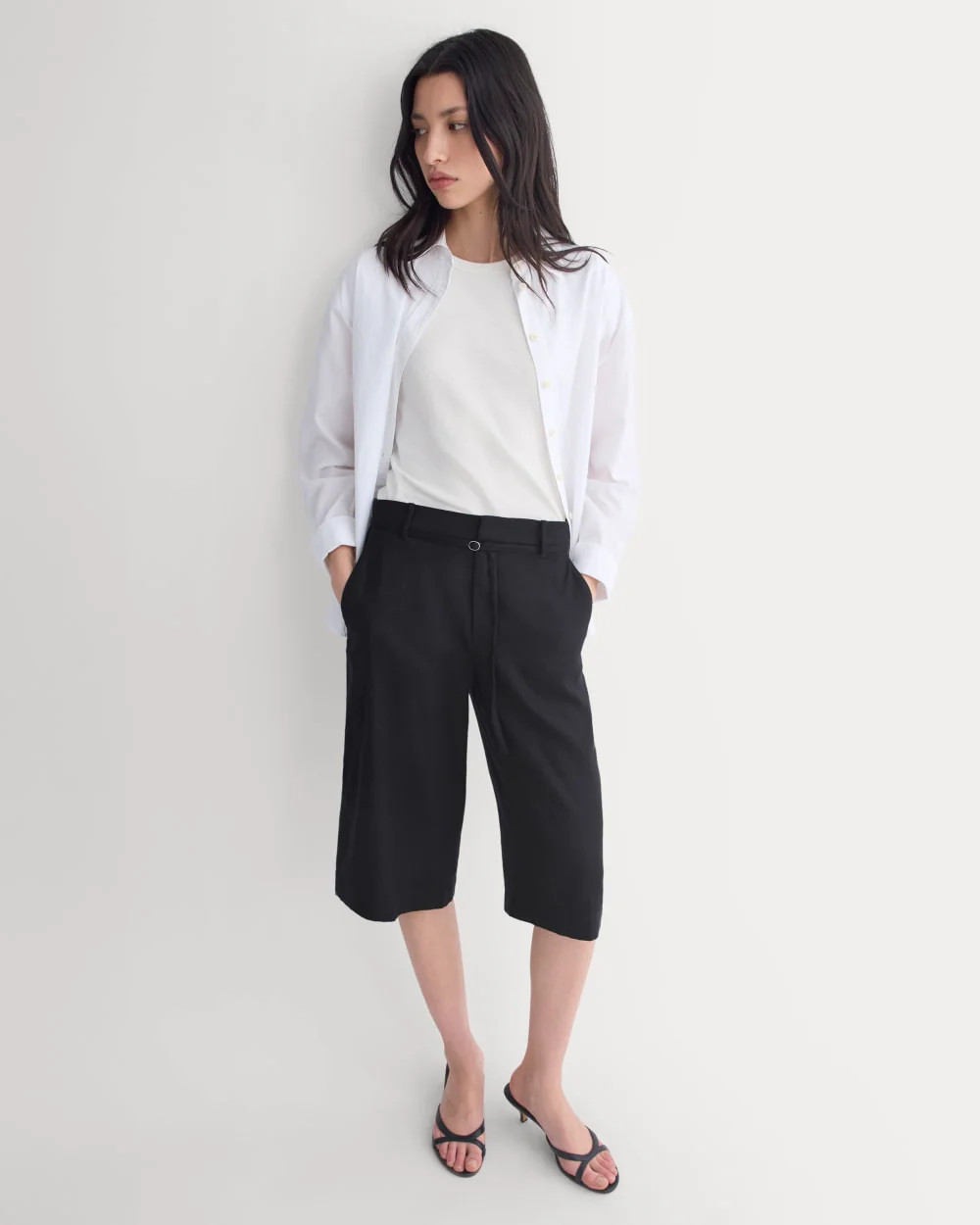 Long Tailored Short in Stretch Linen | Black | Everlane
