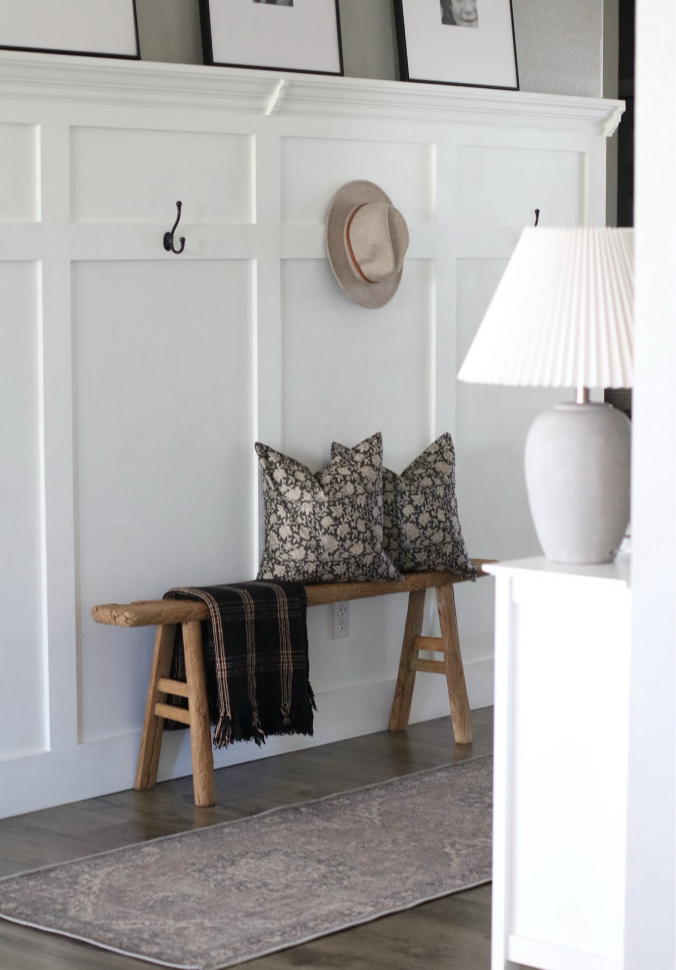 Inviting entryway details 🫶🏻 

#LTKhome #LTKGiftGuide #LTKSeasonal