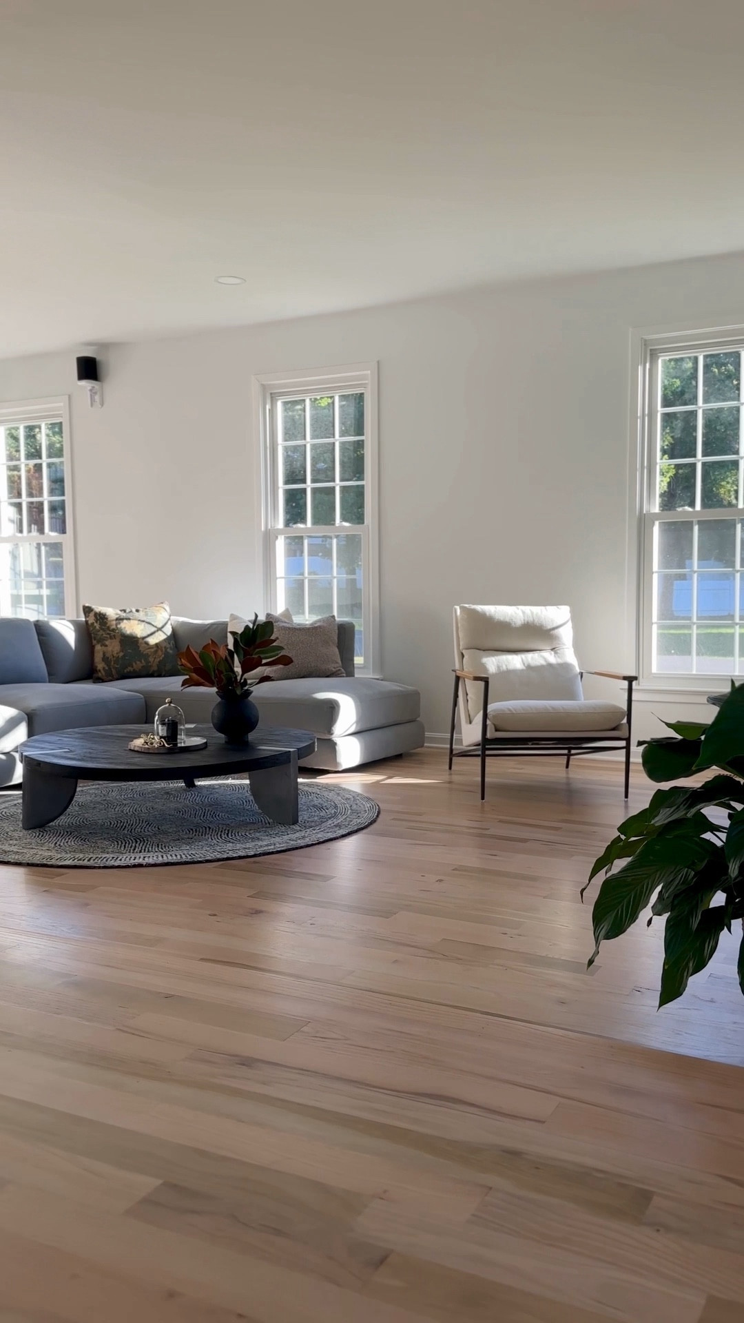 Cozy vibes of autumn in my living room

Fall Decor, Fall Home, Holiday Decor, Amazon Prime Deals

#LTKxPrime 

#LTKVideo #LTKhome #LTKfamily