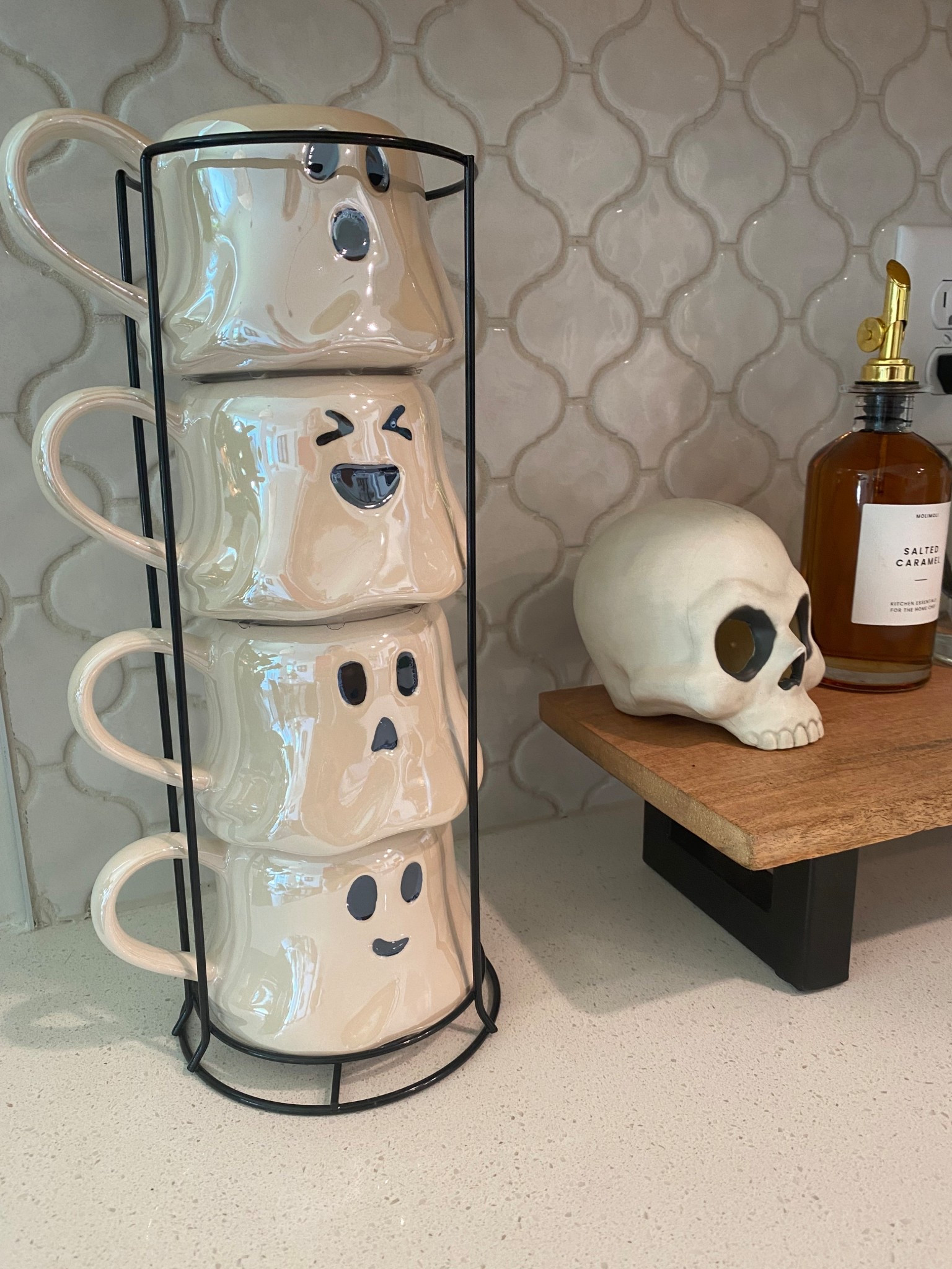 These super cute ghost mugs are back in stock & they are only $10 !!

Halloween, Halloween decor, coffee, coffee mug, Walmart, Walmart find, coffee bar, kitchen 

#LTKSeasonal #LTKHome #LTKFindsUnder50