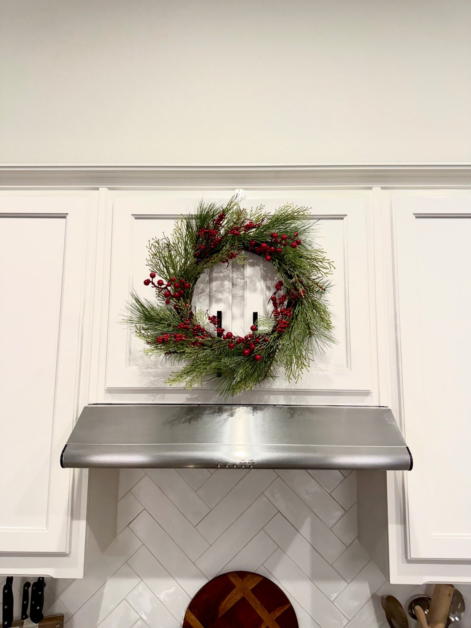 The perfect size wreath for above our range hood! Currently $10 off making it $15!

Target sale, kitchen decor, Christmas kitchen decor

#LTKSaleAlert #LTKHoliday #LTKHome
