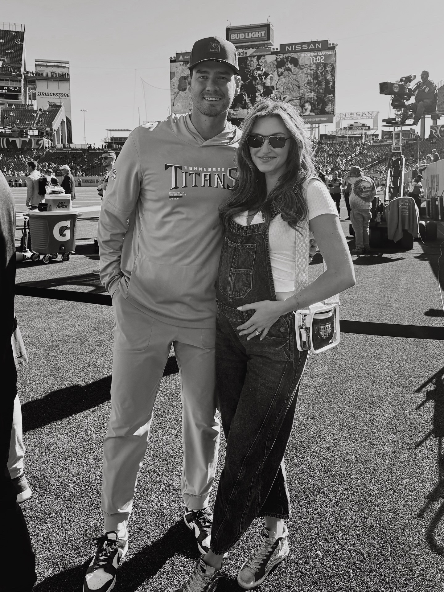 smooches for his girls !!! 💋💋