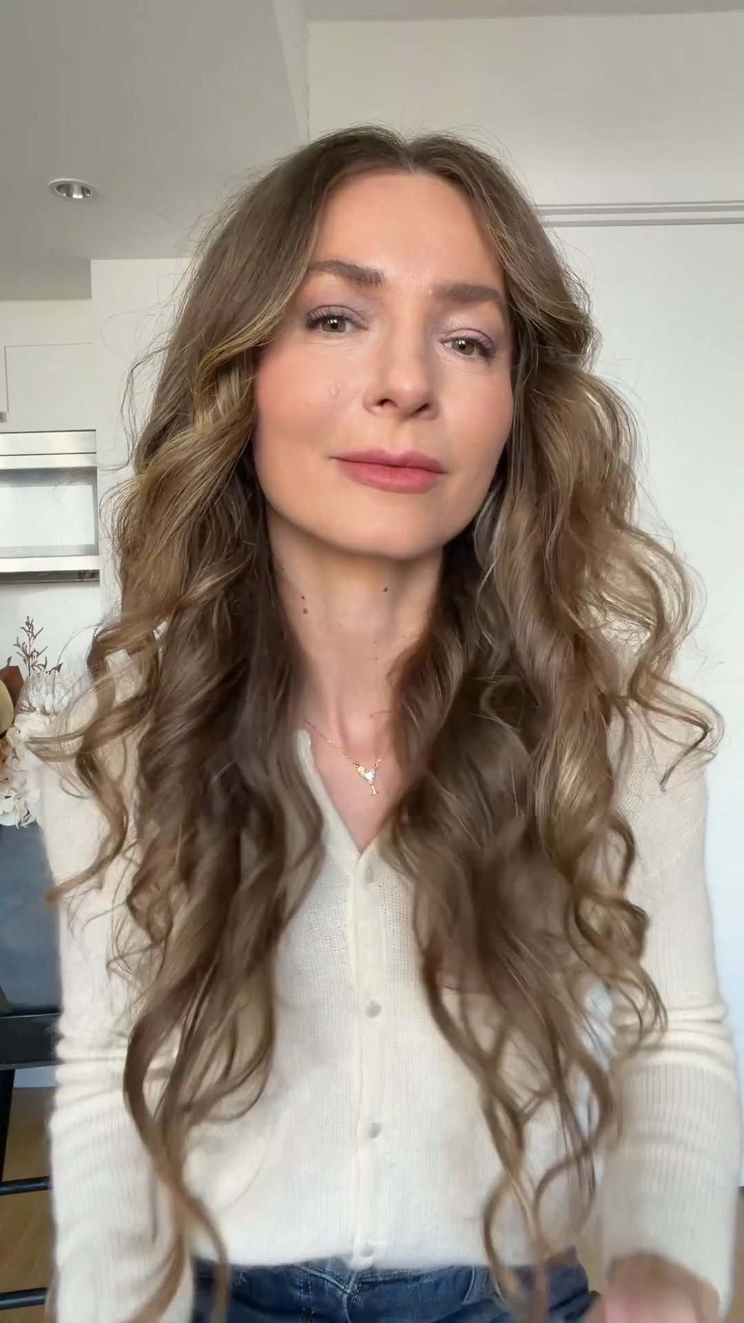 Easy curls, zero effort ✨
The TYMO CurlPro Plus is my favorite automatic curling iron for quick, polished curls. You simply place the hair inside, wait for the beep, and release. The extra-long barrel is perfect for long hair and creates smooth, even curls that last all day. Beginner-friendly, time-saving, and great for everyday styling or special occasions.
Shop my TYMO CurlPro Plus and hair favorites via the link on my LTK 🤍
#LTKbeauty #LTKhair #LTKfinds #TymoCurlProPlus #AutomaticCurler #CurlingIron #EasyHairStyling #LongHairCurls #HairTools #BeautyOver40 #EffortlessBeauty

#LTKgrwm #LTKselfcare #LTKBeauty