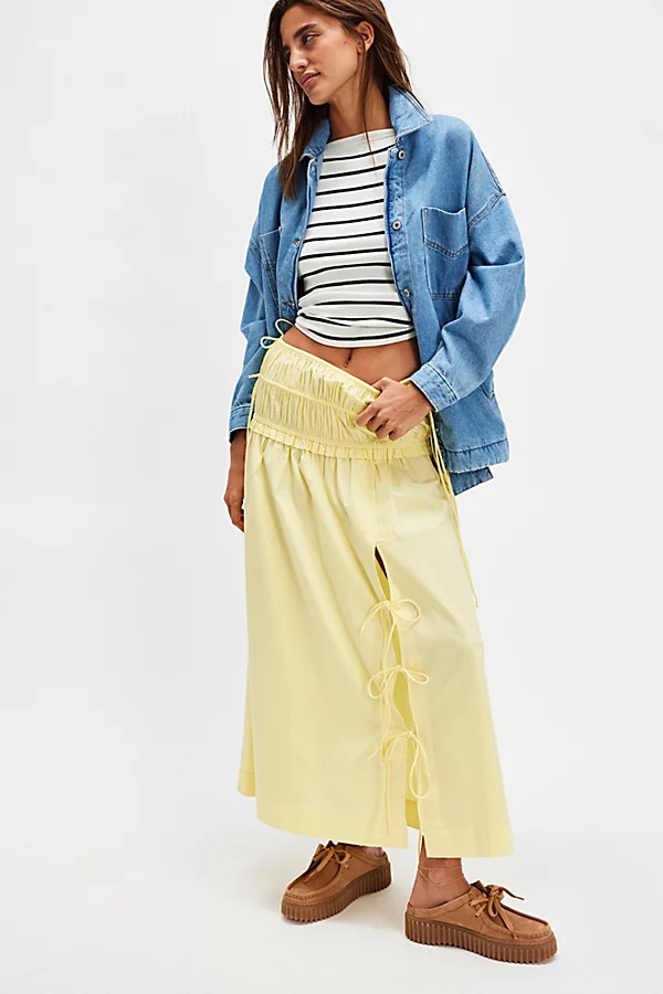 Damson Madder Charlotte Midi Skirt en Butter Yellow, pour femme taille: US 10 chez Free People | Free People FR