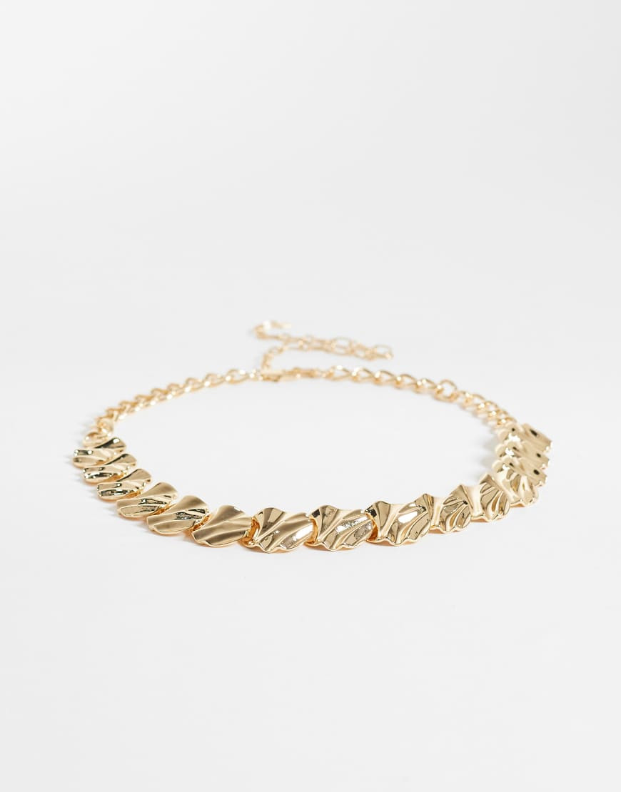ASOS DESIGN hammered circle chain belt in gold | ASOS (Global)