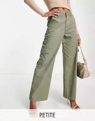 New Look Petite wide leg cargo pants in khaki | ASOS (Global)