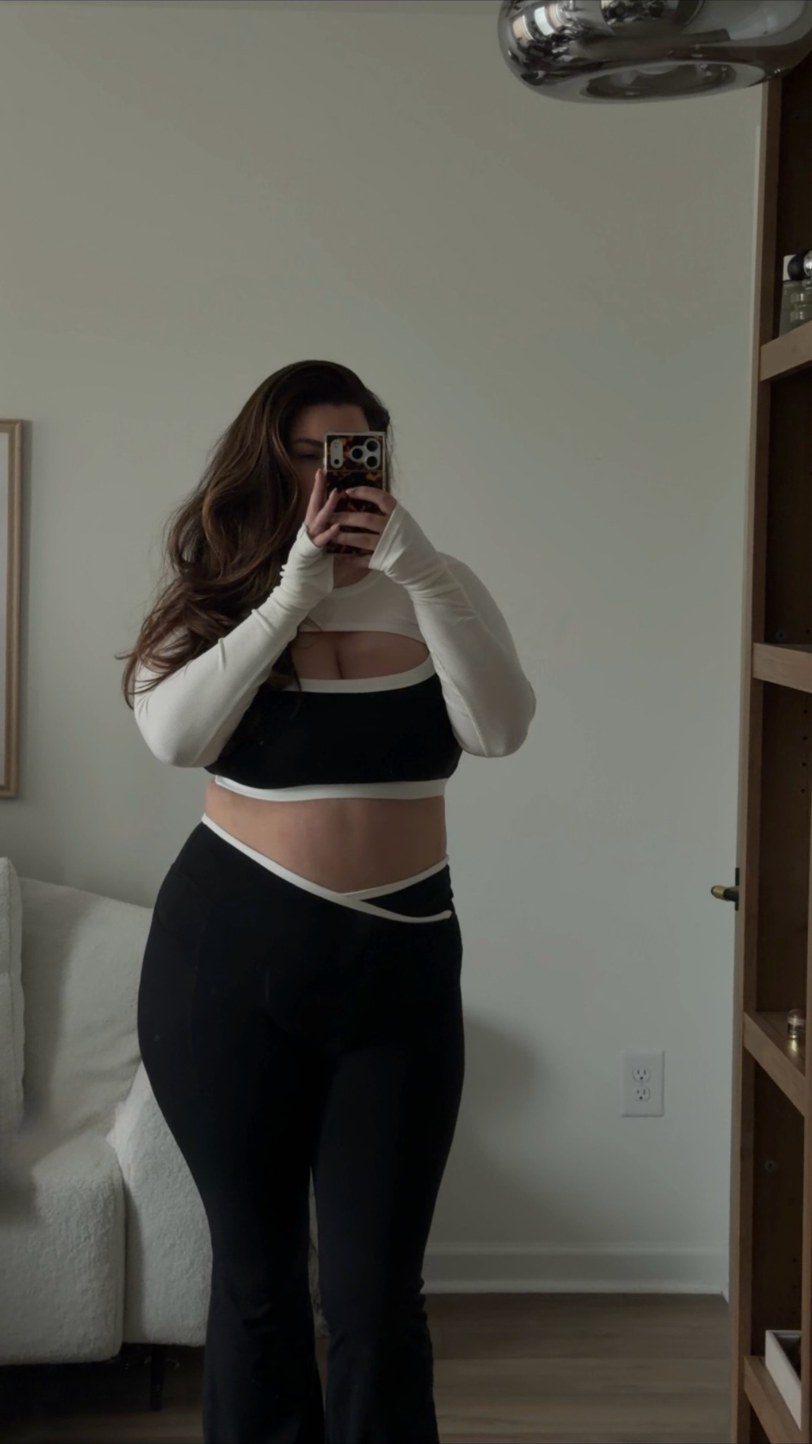The cutest legging set! Wearing XL in everything. 

Leggings: true to size, buttery soft, pockets 

Sports bra: high compression, runs on the smaller side if you’re wearing it for lounging/errands. If you’re wearing it to the gym, get your normal size for the compression support

#LTKfitnessgoals #LTKActive #LTKMidsize