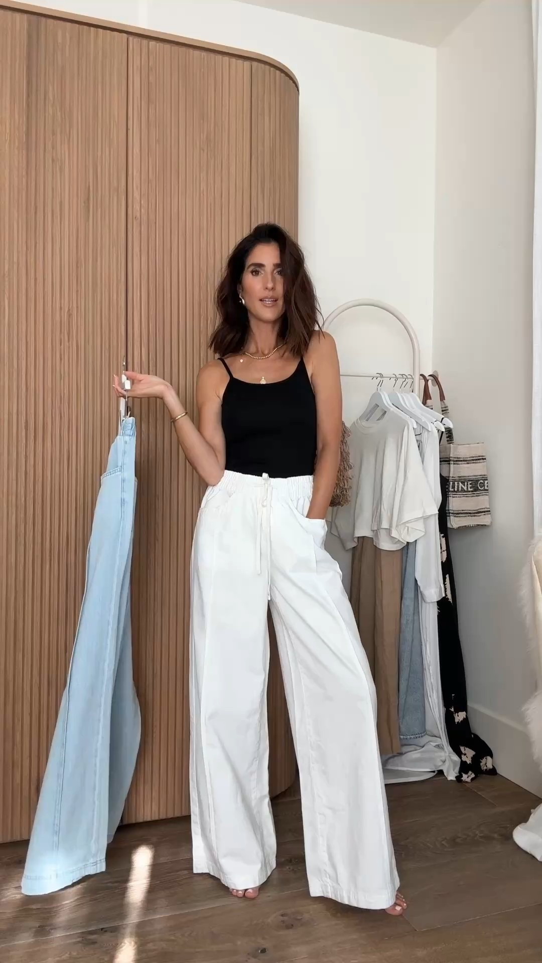 I’m sorry but wow these pants are amazing!! I’m just shy of 5–7” wearing the size xs pants and tank top #stylinbyaylin #aylin


#LTKFindsUnder50 #LTKStyleTip #LTKOver40