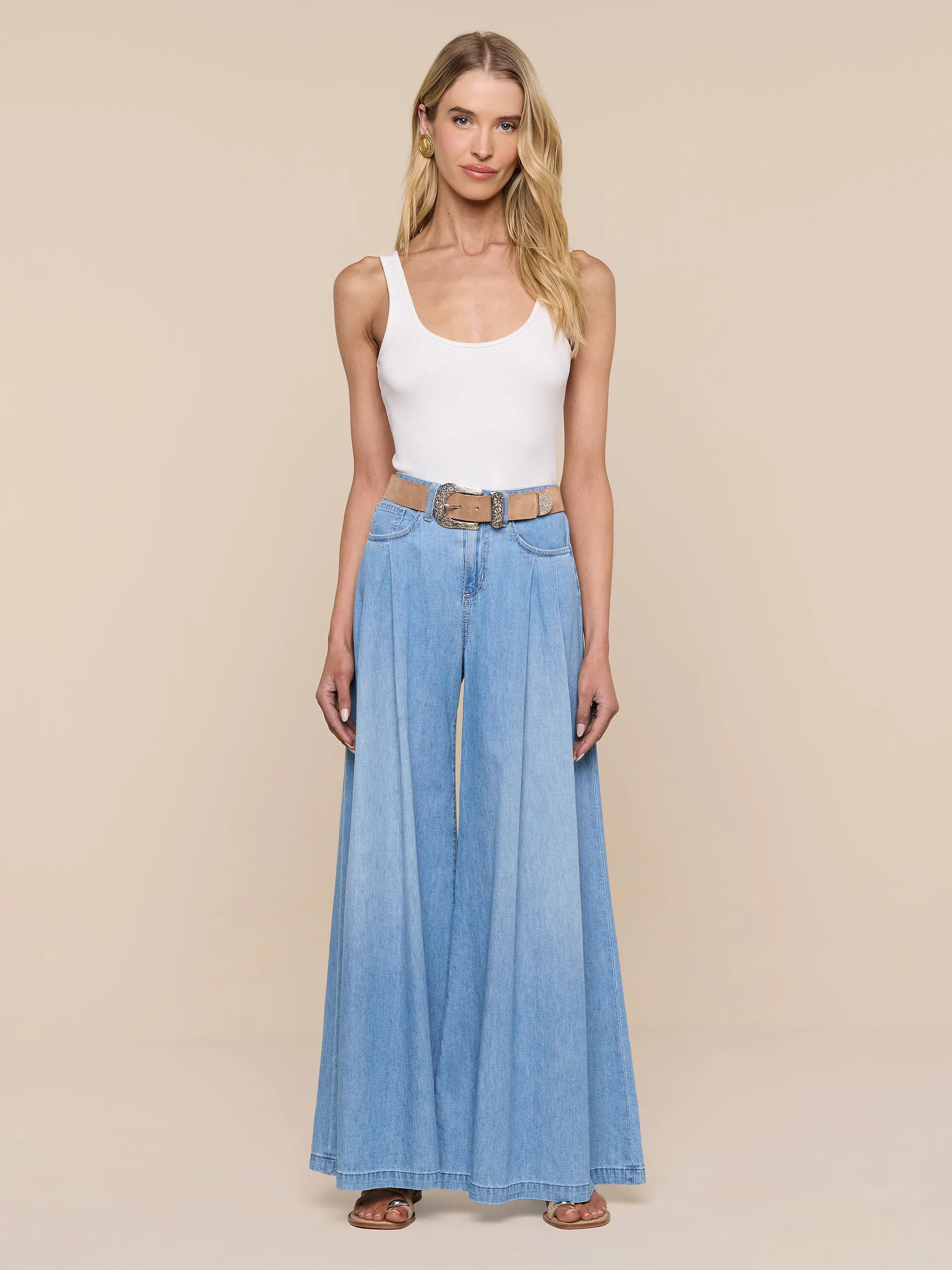 Dariela Wide-Leg Jean in Navolato | L'AGENCE | L'Agence