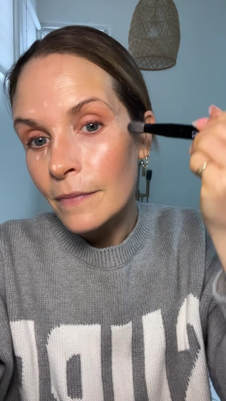 Quick, clean winter-inspired makeup 

❄️💋

#LTKBeauty #LTKWatchNow