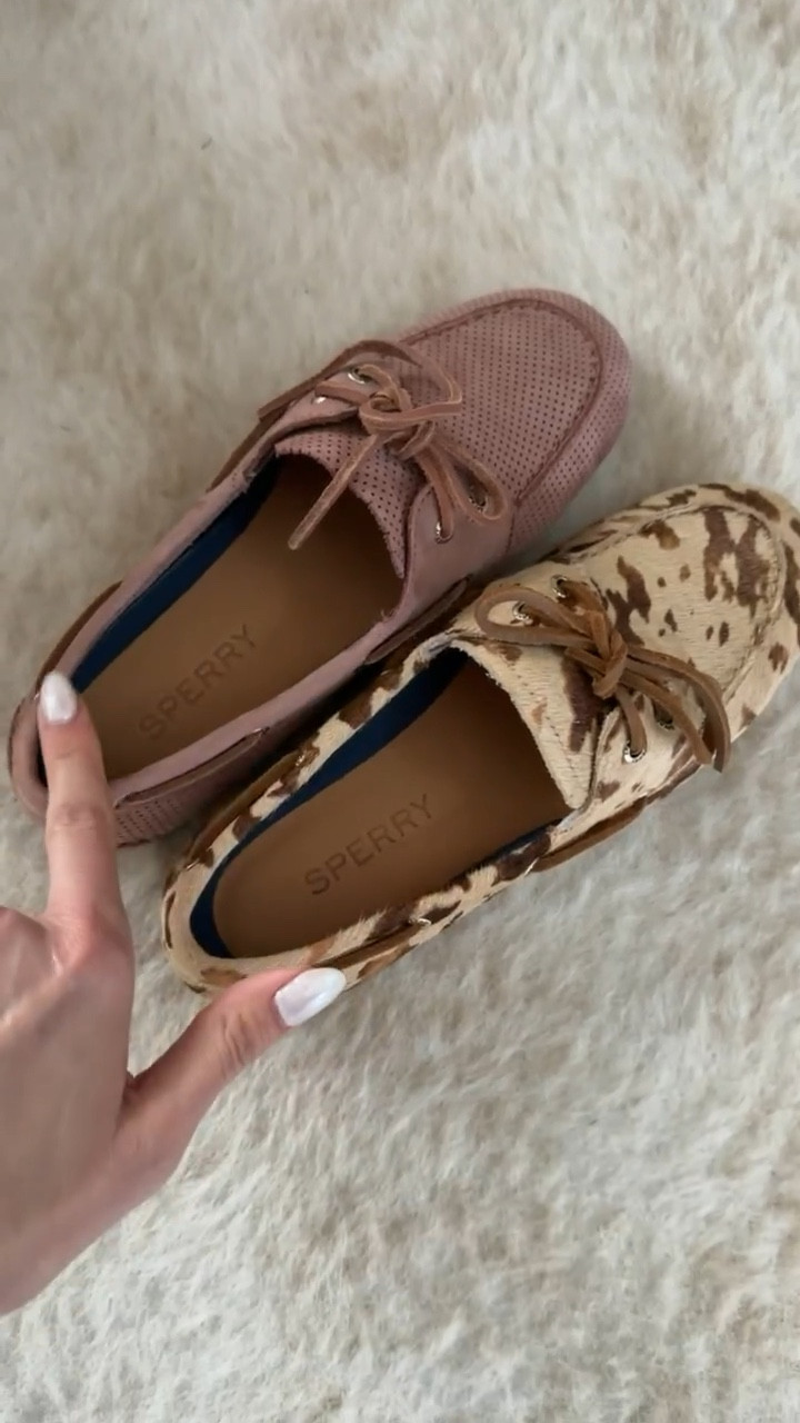 Sperry shoes, cute shoes, boat shoes, spring shoes, comfy shoes, anna monteiro, annabrstyle, blushingrosestyle.

#LTKOver40