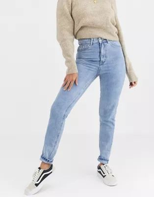 Vero Moda – Mom-Jeans mit hohem Bund in heller Waschung | ASOS DE