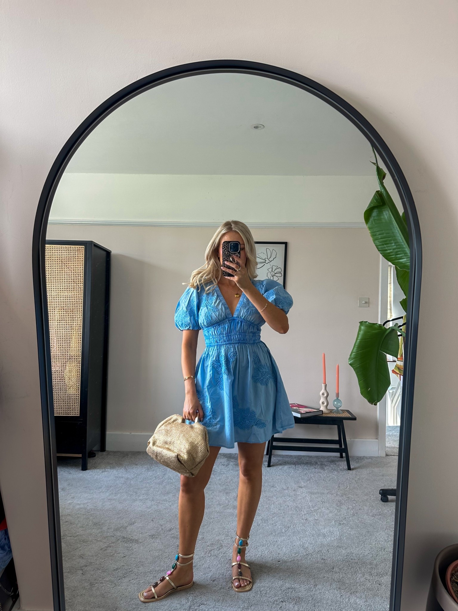 Beautiful colour and shape dress! Wearing a small xx 

Holiday outfit, blue dress, river island 