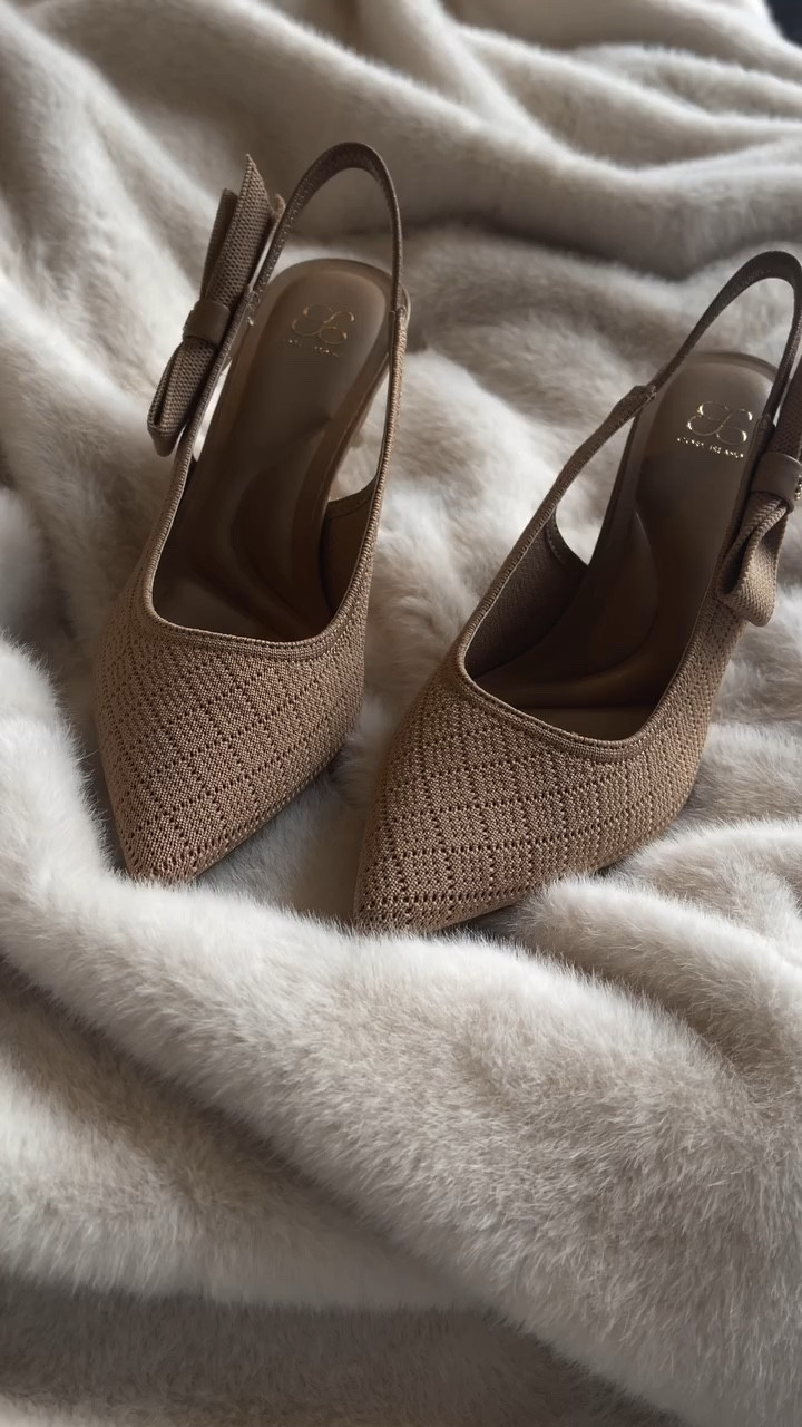 From sunrise meetings to sunset cocktails—comfort that keeps up with your hustle. 
AD

 

#cosyislanding #cosyislanders #heels #comfyheels #ugc #fashion #pr #collab #gifted #ugccreator #fashioncreator #tryonreel #grwm #potd #fyp #emmaeva #leedscontentcreator #fashionblogger #blondebombshell #heelstagram #newshoes #shoestyling #outfitstyling #shoetryon #heelstryon #neutralfashion #ɢᴇᴛʀᴇᴀᴅʏᴡɪᴛʜᴍᴇ #oldmoneylook #neutraloutfit #quietluxury

#LTKmodest #LTKshoes #LTKuk