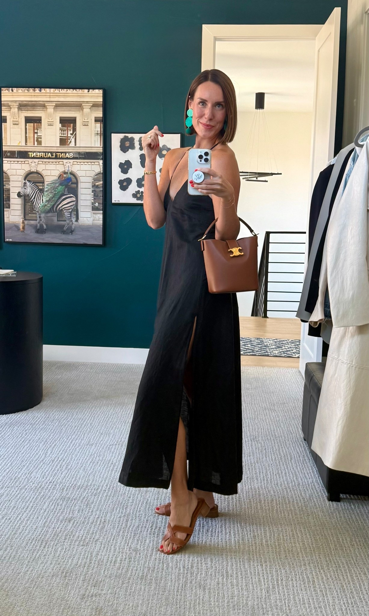 Easy breezy summer outfit! It’s hot, so throw on a breezy maxi dress and style it up to polish your look. I’m wearing linen here, with pop of color statement earrings and finished with my bright brown leather slide sandals and handbag ☀️🕶️ 