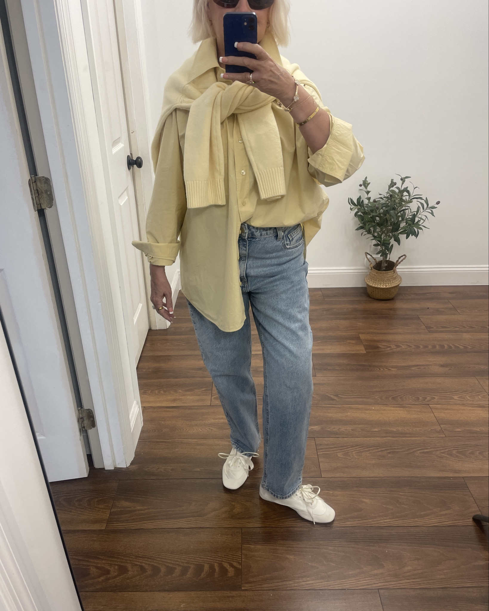 My new VIVAIA Christina’s haven’t left my feet! 

@VIVAI #whiteshoes #Springfashion26 #yellowshirt  #denim #pinkpants #funnelneck 

#LTKootd #LTKSaleAlert #LTKOver40