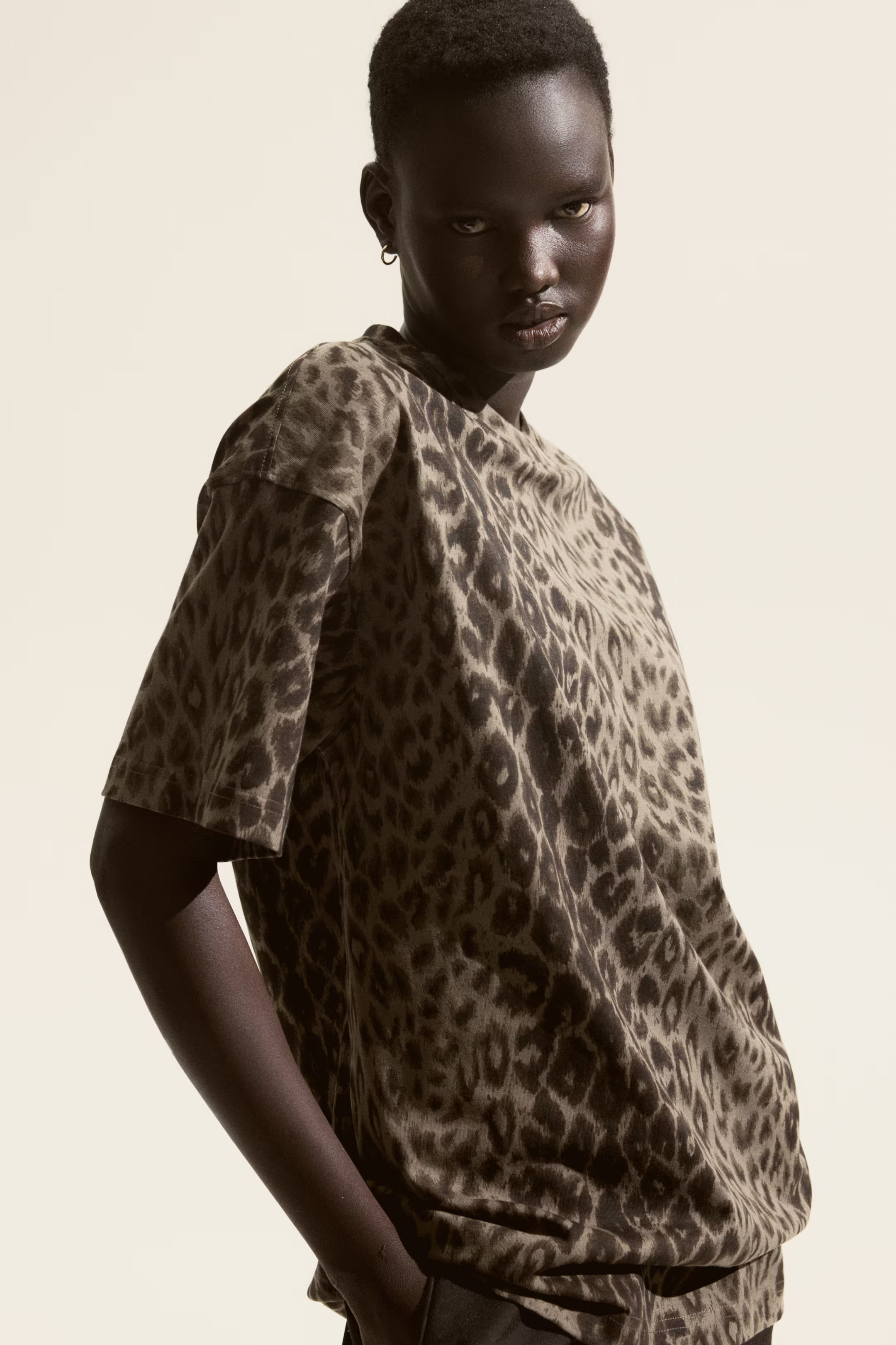 Oversized T-Shirt - Gray-green/leopard print - Ladies | H&M US | H&M (US + CA)