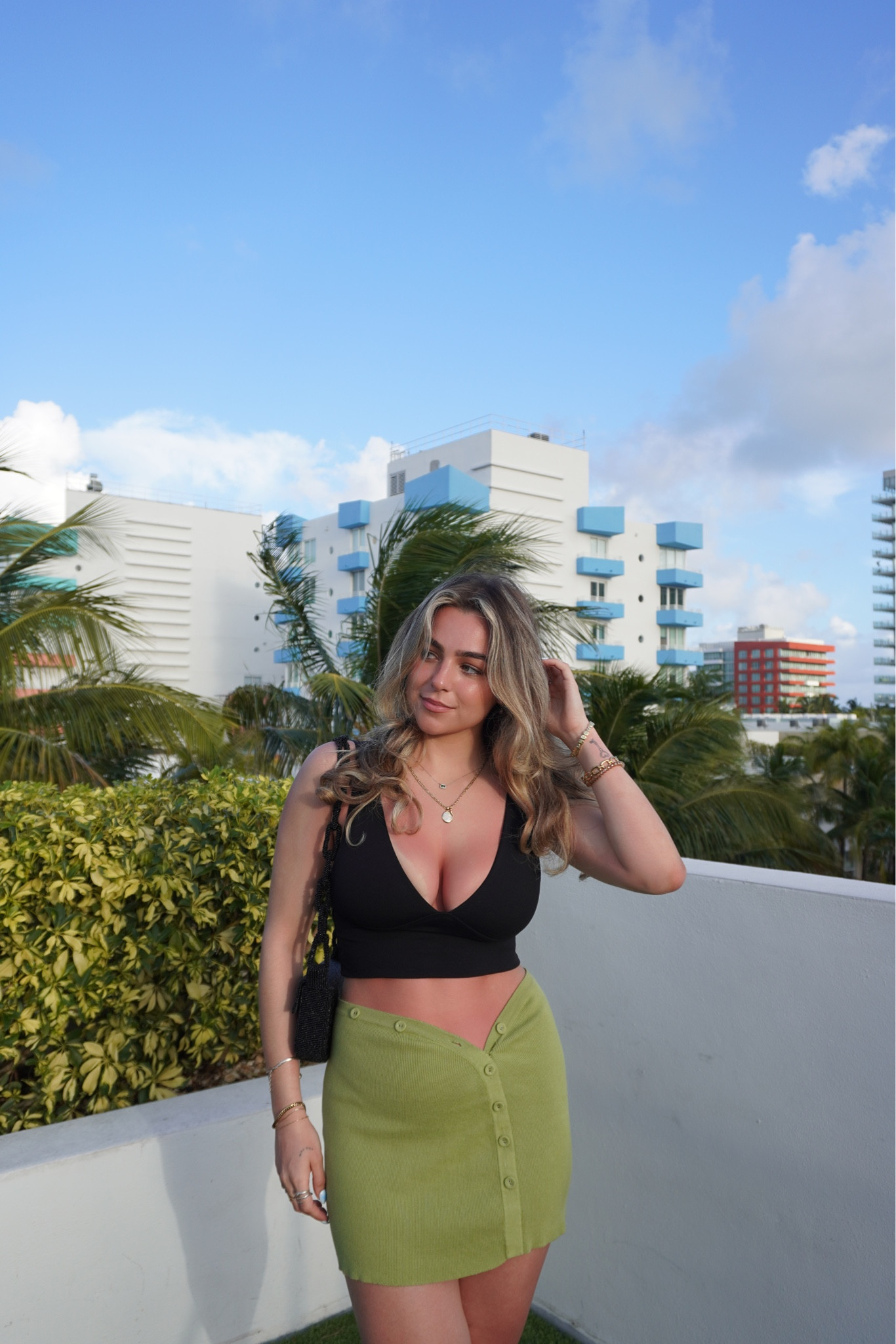 Flattering tank top! Buttery soft material & no bra needed 😝


#LTKStyleTip #LTKSeasonal #LTKTravel