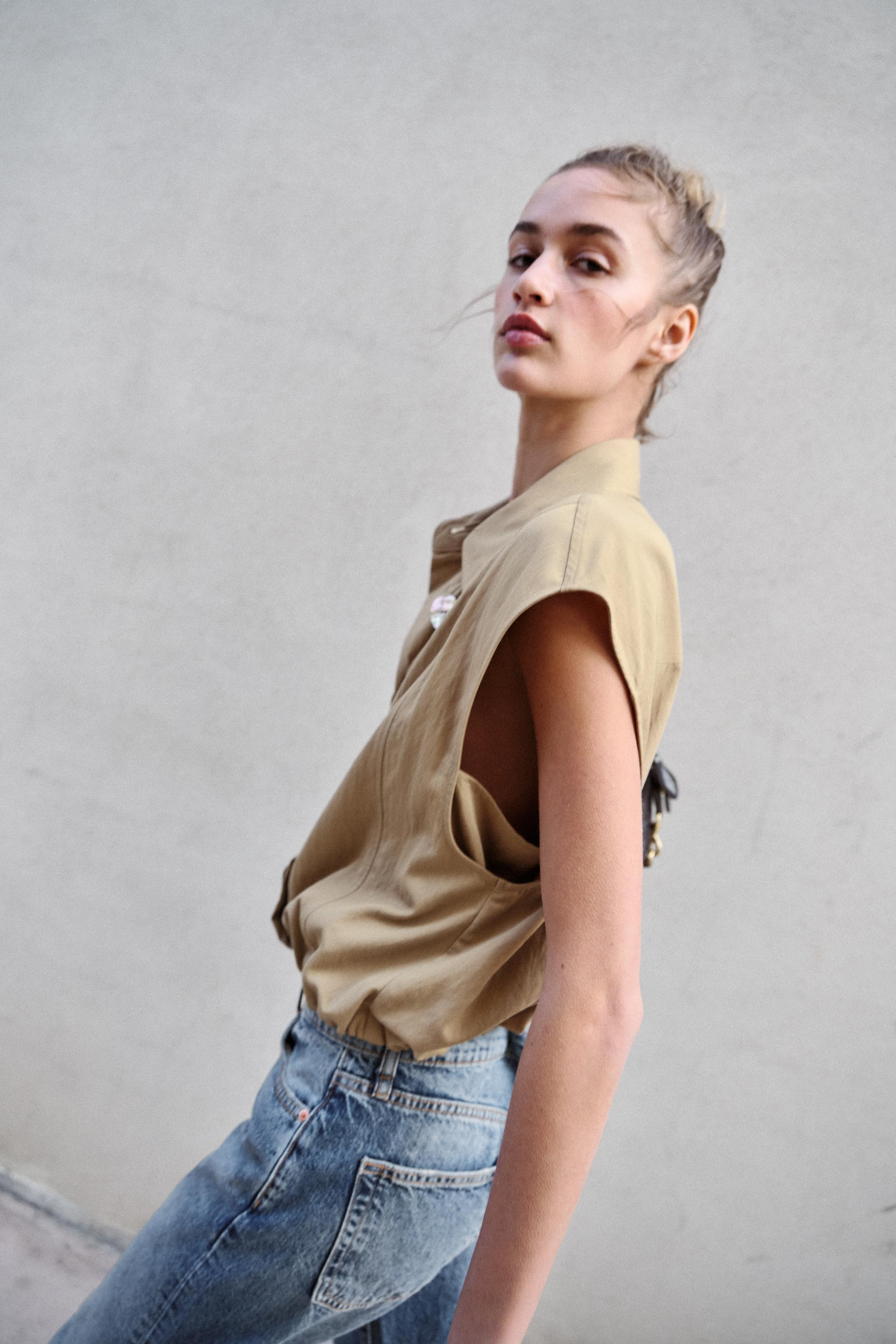 COLLARED TOP | Zara UK