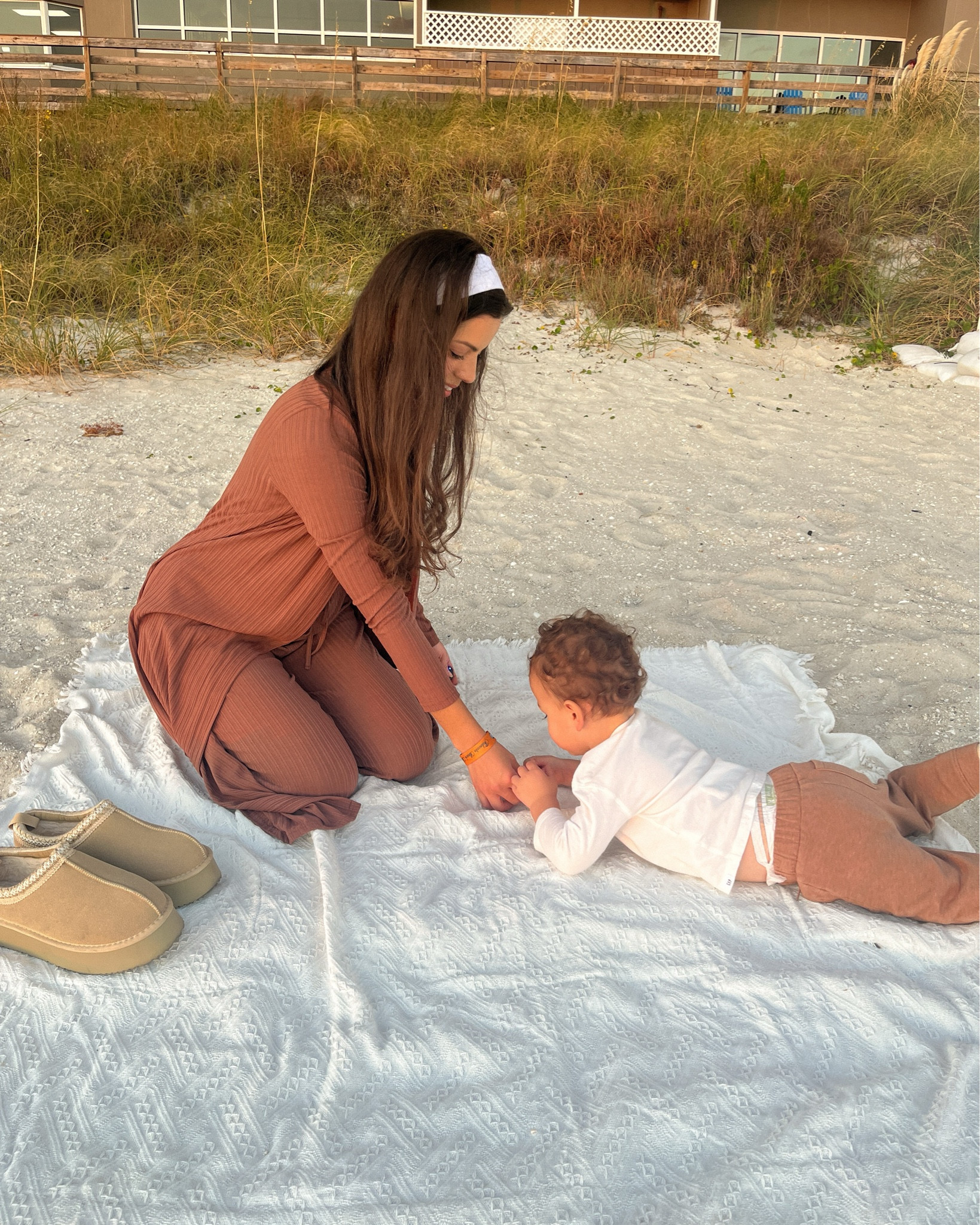 Some of my favorite lounge sets from Amazon to wear for cozy season🕯️☕️🤎🧸

#LTKFindsUnder50 #LTKSeasonal #LTKmomlife