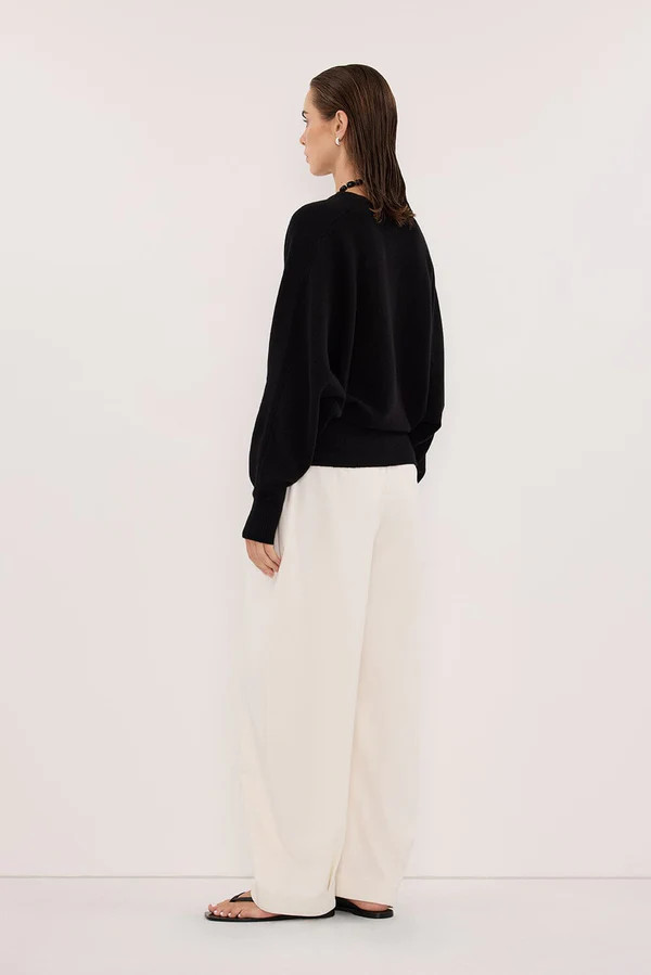LUMI BLACK V NECK MERINO KNIT JUMPER | DISSH