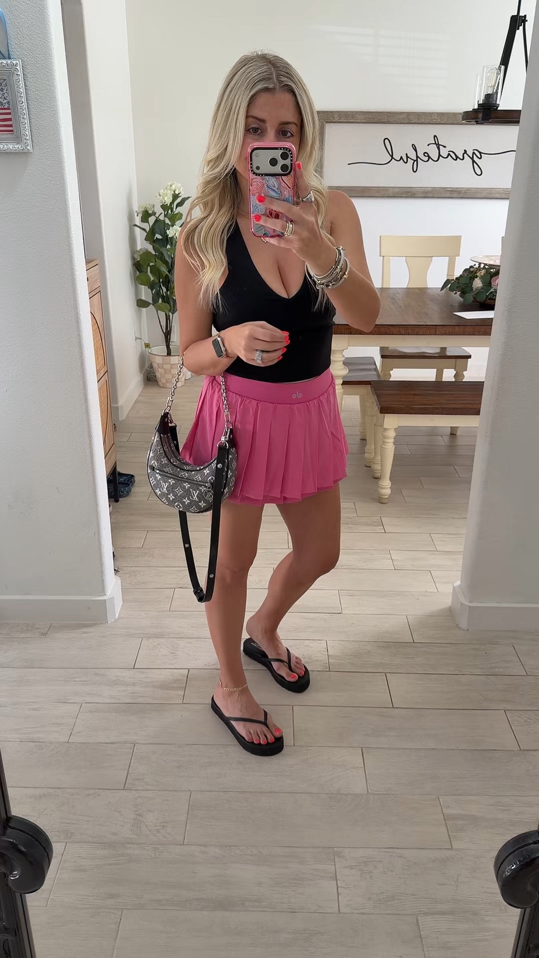 Summer outfit
Size small
Flip flops tts
Alo outfit
Code:ChristinaChapman Borrow your first bag on me!

#LTKootd