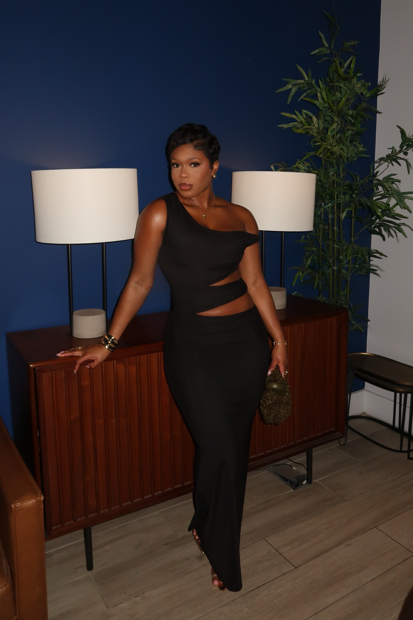 The perfect black dress 