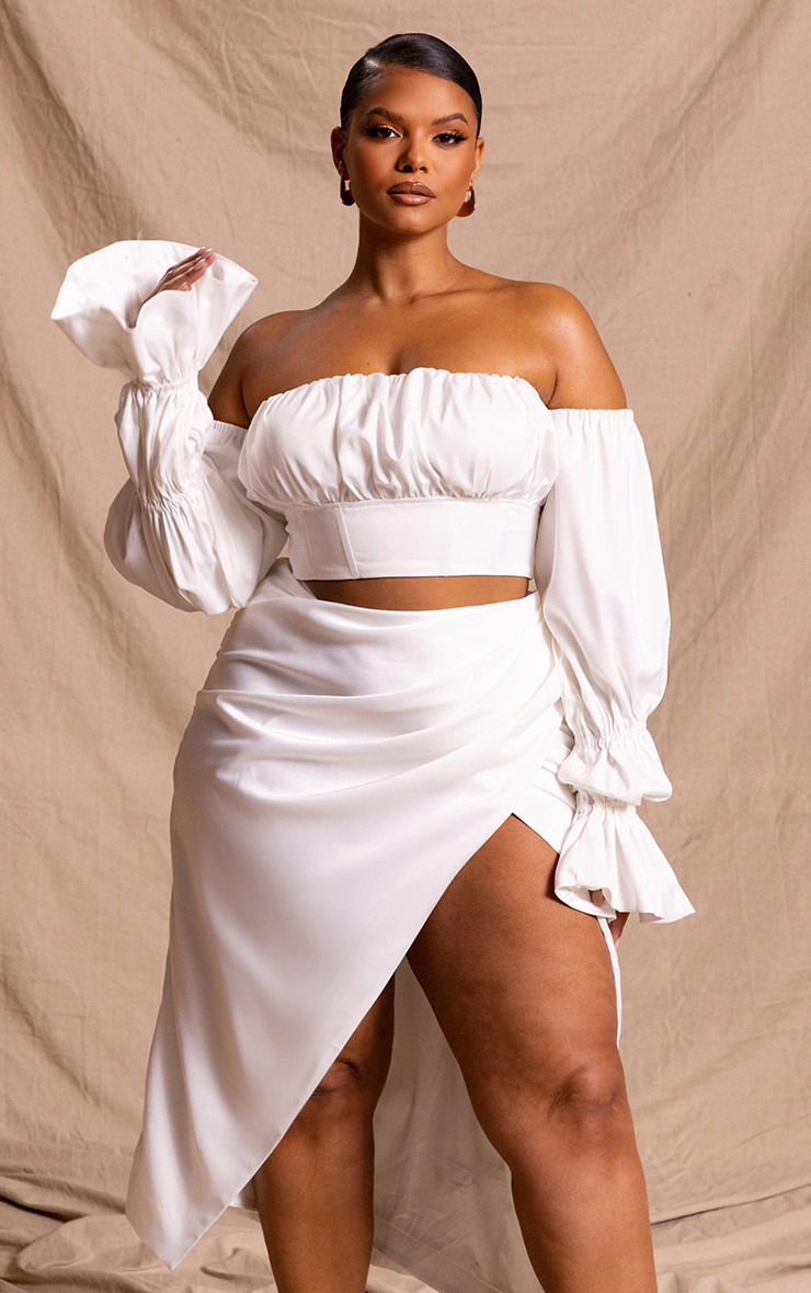 Plus White Constructed Satin Ruched Balloon Sleeve Crop Top | PrettyLittleThing US