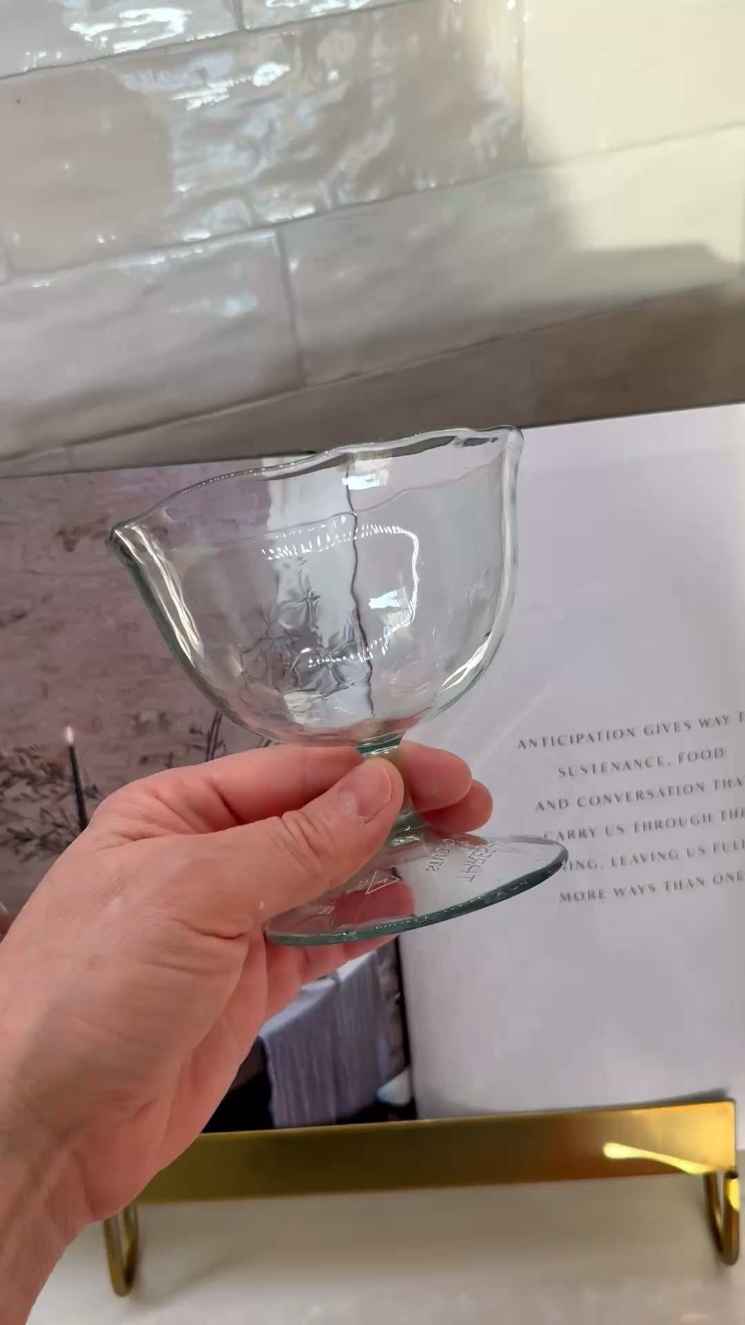 These short wine glasses are sooooo pretty!!! 😍 




#wineglass #drinkware #outdoordining #tablescape #studiomcgee #target #summerdining #summerdecor #homedecor #outdoorentertaining 

#LTKHome