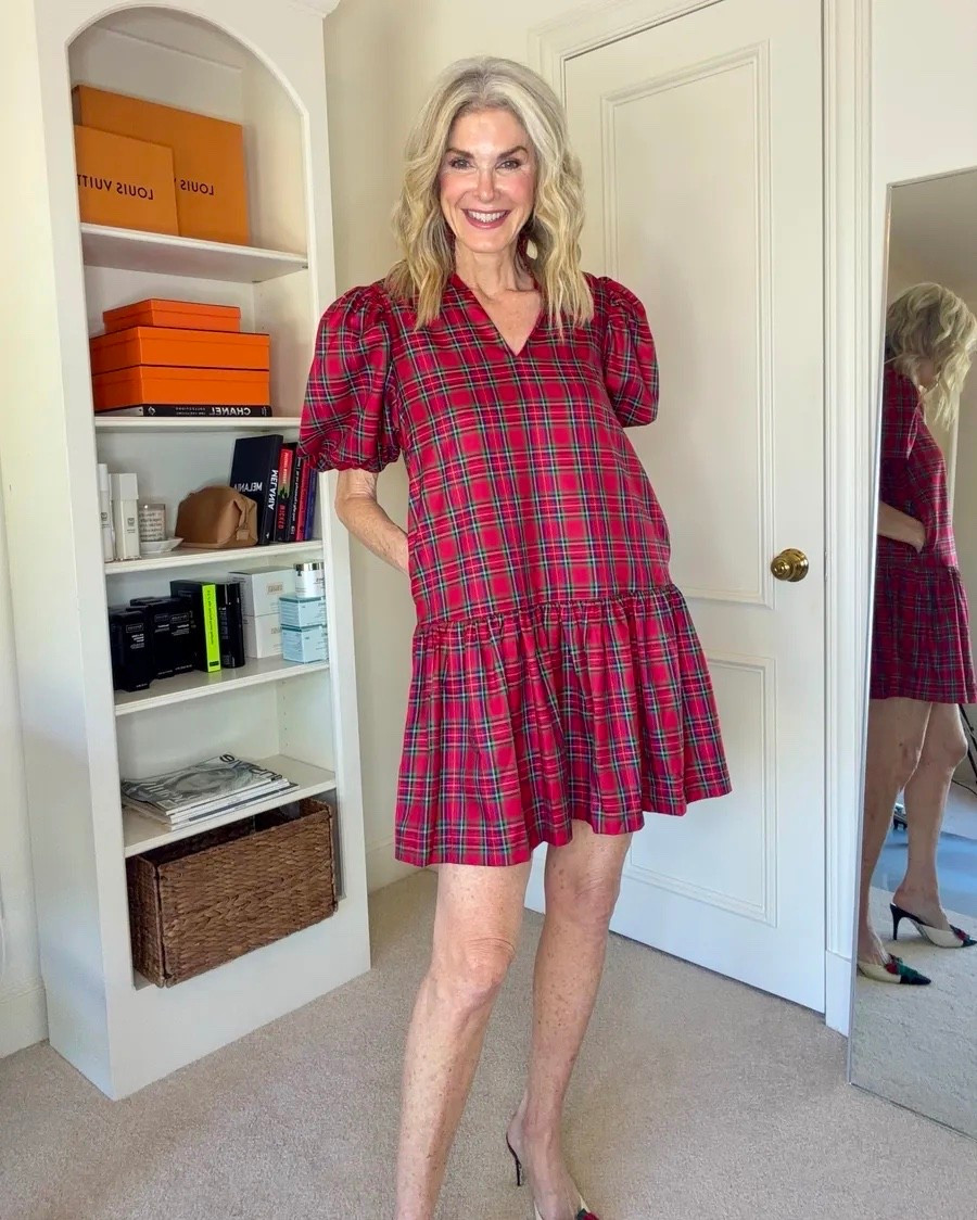 Love this plaid dress for the fall and also holiday! Size S 

@Avara