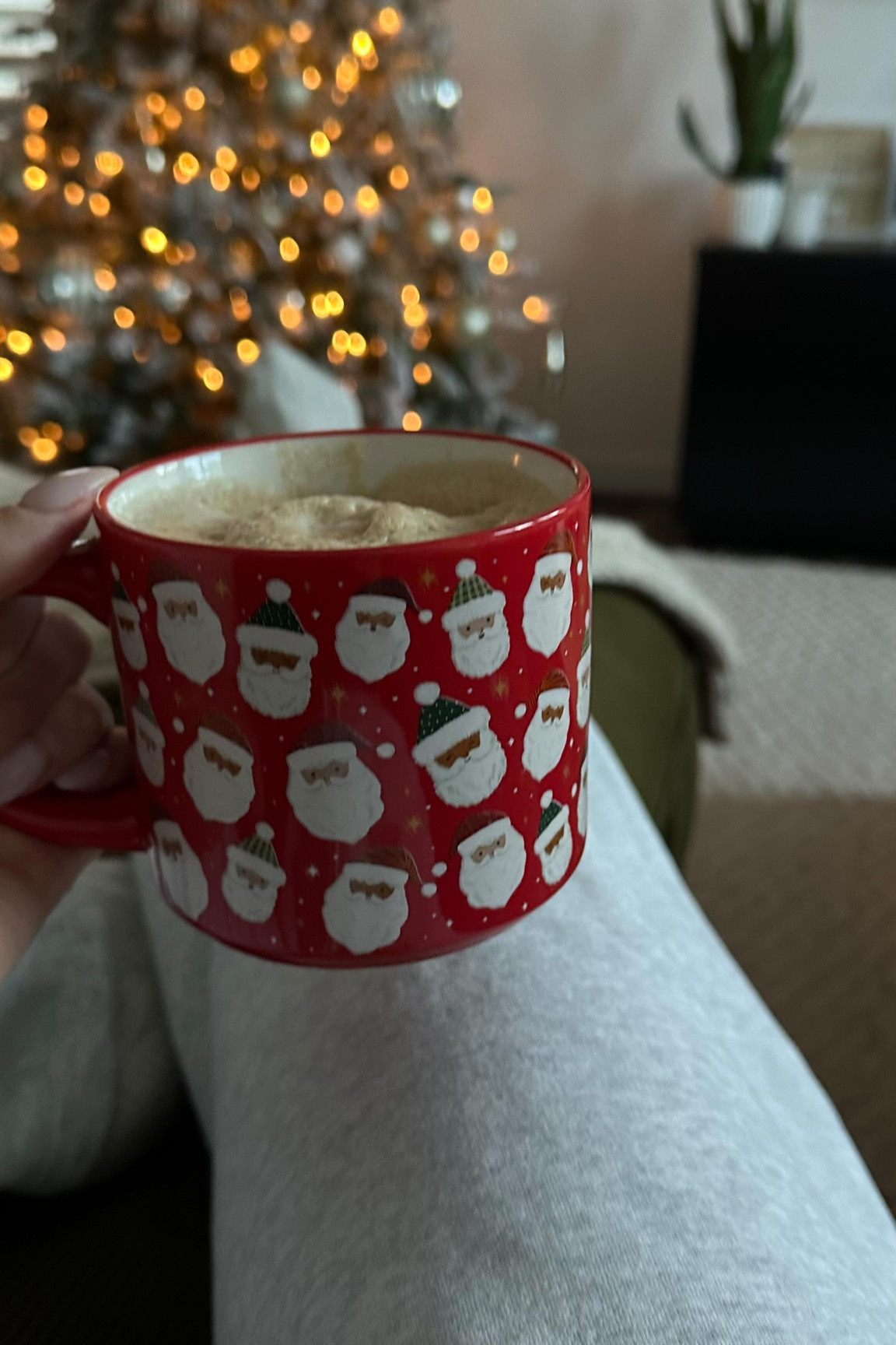 5am Monday morning rush 

Supplements:
@drinkag1 - https://www.drinkag1.com/kayladurck 
@truvani - probiotic 

Workout equipment:
@tonal - code kayla200
@powerblock - code kayladurck

Full workout:
Hip thrusts 5 x 12
Bb deadlifts superset with db forward lunges 4 x 12 
Cable kickbacks superset with db squats 4 x 12 
Split squats 4 x 12 each leg

Smoothie 
1/2 banana
1/2 date
Ice 
1 scoop truvani vanilla 
1 scoop collagen 
Malk 
Sea salt 

Outfit: in LTK 
Bra: amazon 
Shorts: @lululemon 

#morningroutine #morningvlog #5amroutine #5am #5amclub #5to9 #5to9before9to5 #whatididtoday #workoutoftheday #ootd #legworkout #athomeworkout #morningworkout #morningworkoutroutine