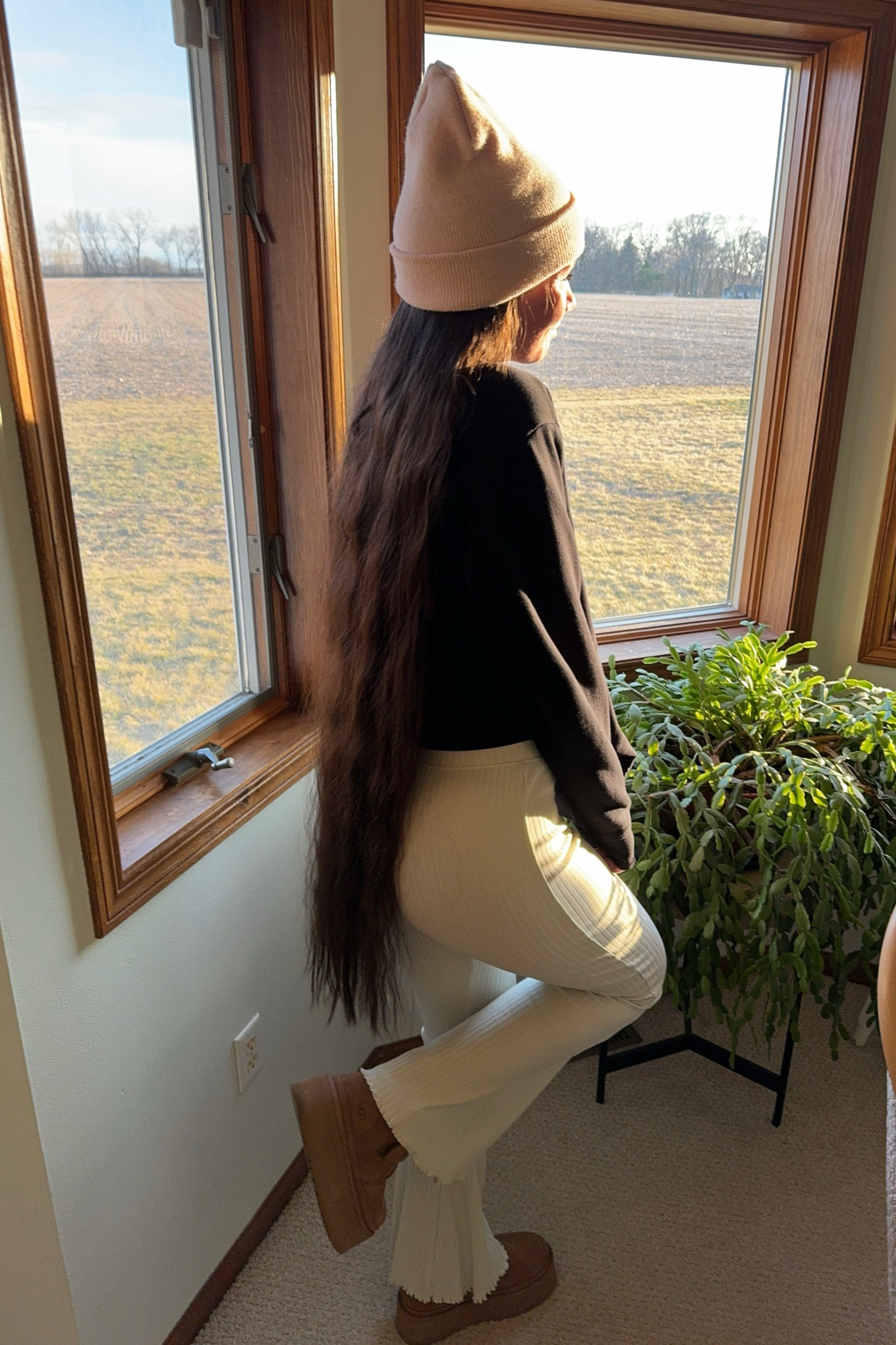 Nike high wasted ribbed pants 🖤  
#uggs #harleydavidson #carharrt #plantlover #springcolors 

I’m 5’8 | 145lbs | 2/4 S | 34D | Happy shopping! 

#LTKshoecrush #LTKstyletip #LTKfitness