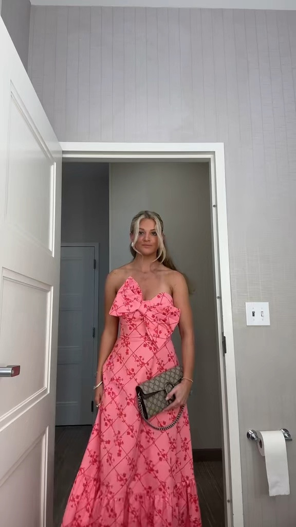 Wedding guest dress of my dreams! This is so comfy and comes in other colors! Super soft. Light stretch as well! #dress #ootd #weddingguest 

#LTKSeasonal #LTKwedding #LTKbeauty