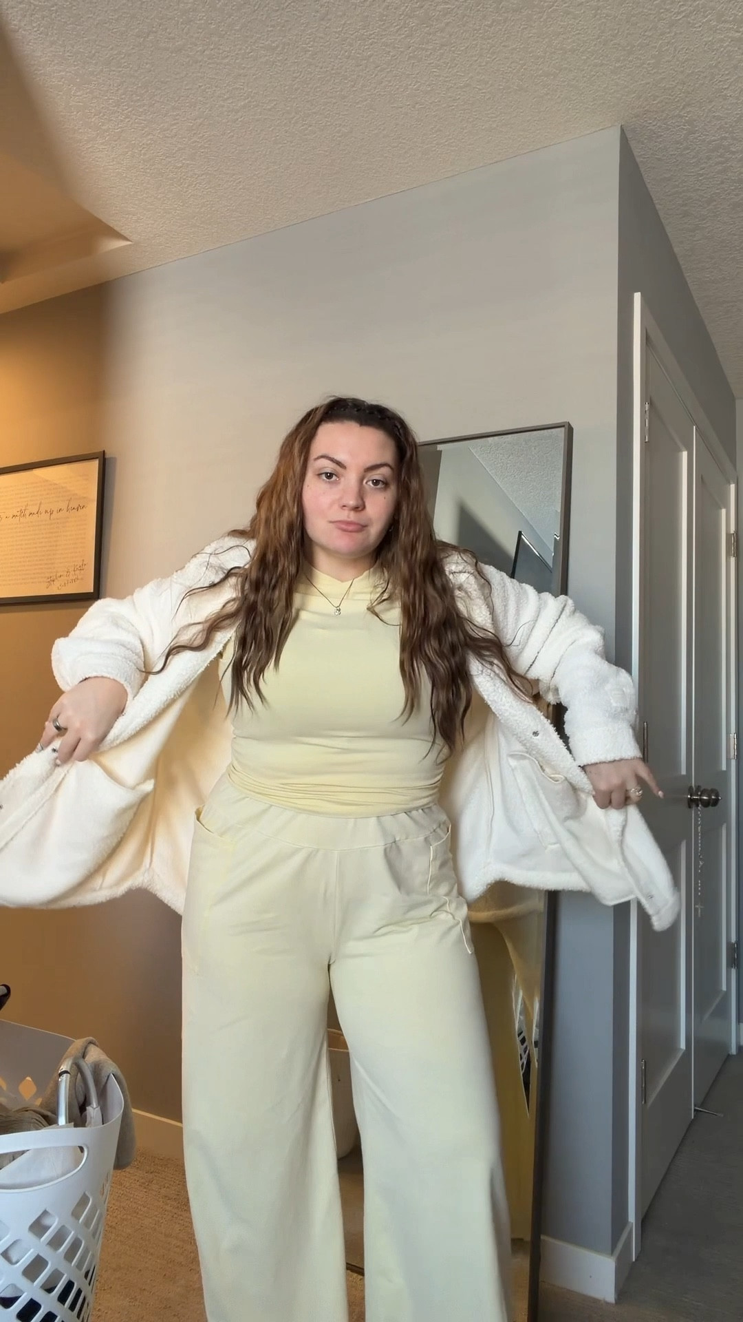Casual hot mom lounge fit of the day

#LTKMidsize #LTKmomlife #LTKootd